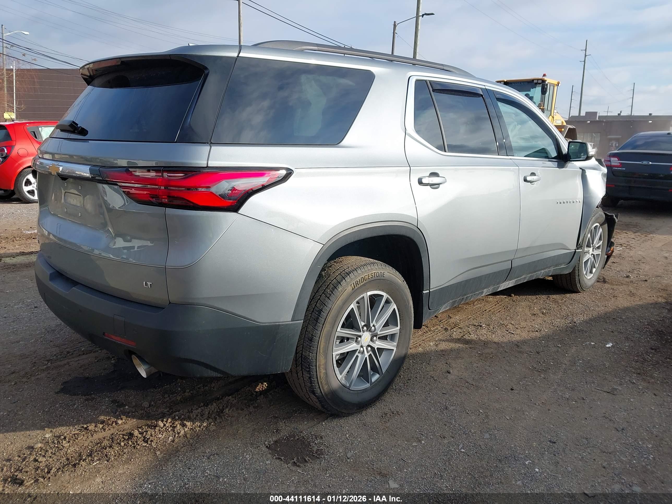 CHEVROLET TRAVERSE image 4