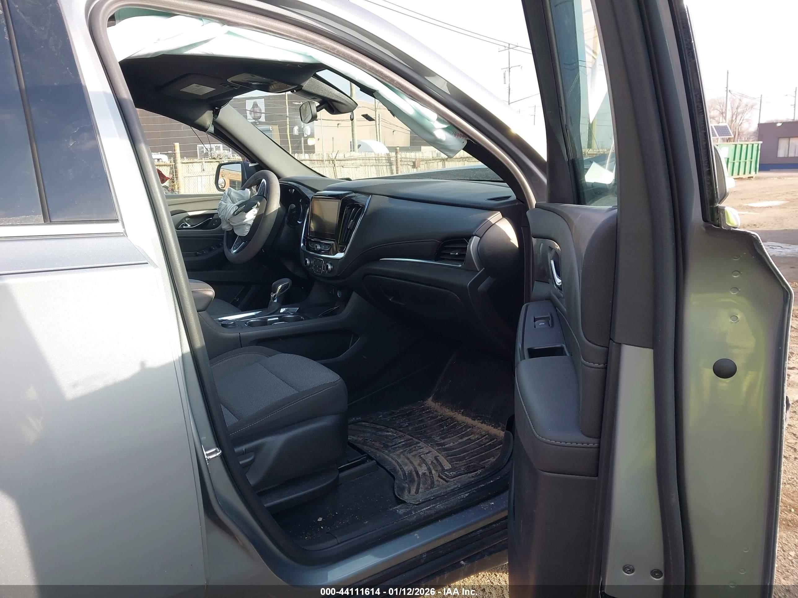 CHEVROLET TRAVERSE image 5