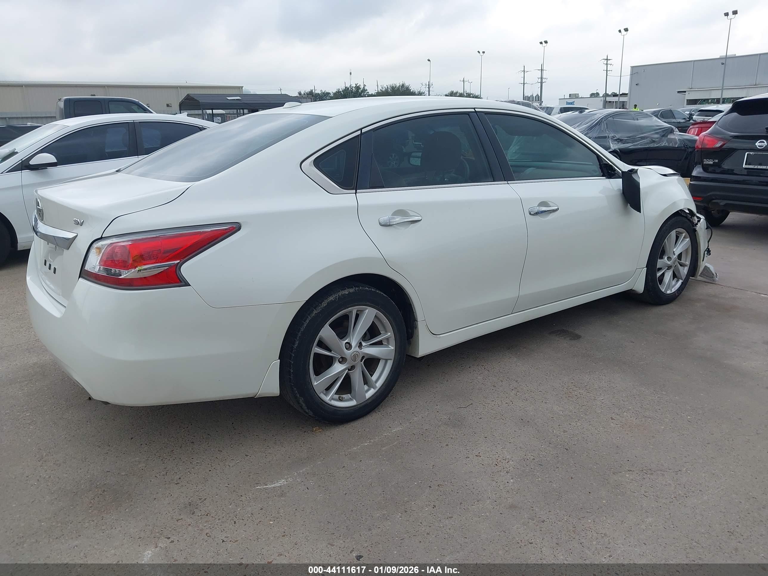 NISSAN ALTIMA image 4