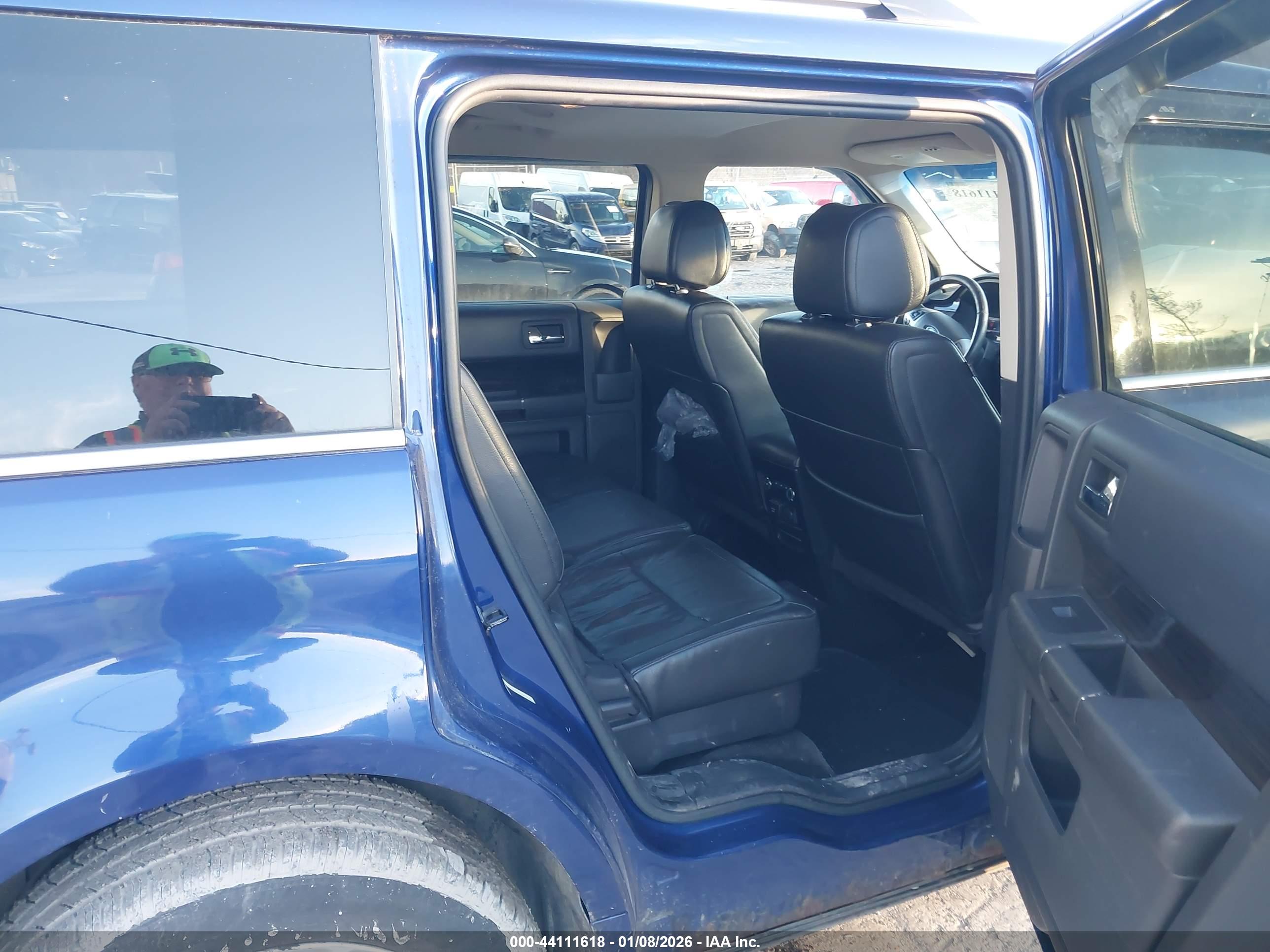 FORD FLEX image 8