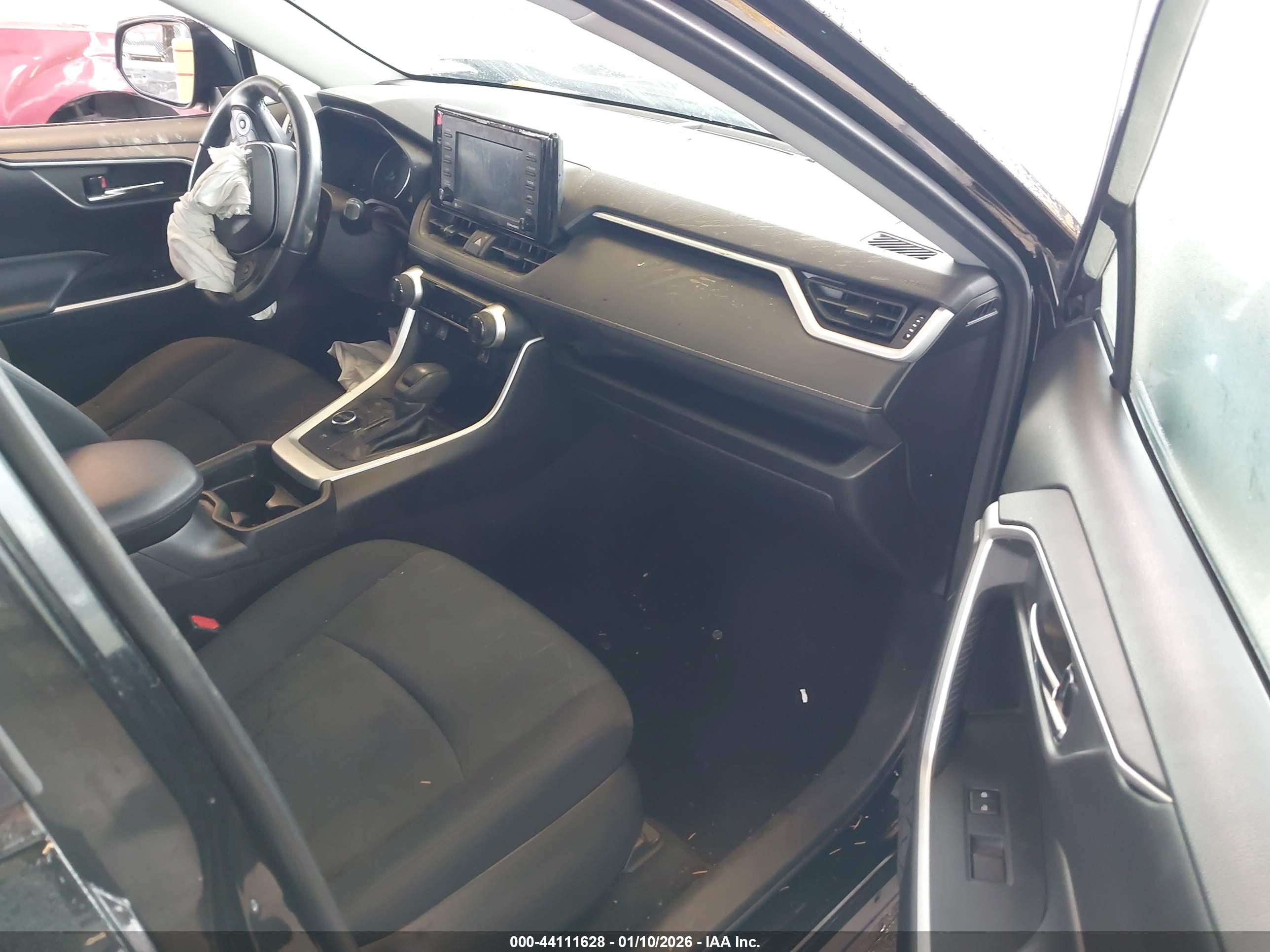 TOYOTA RAV4 image 5