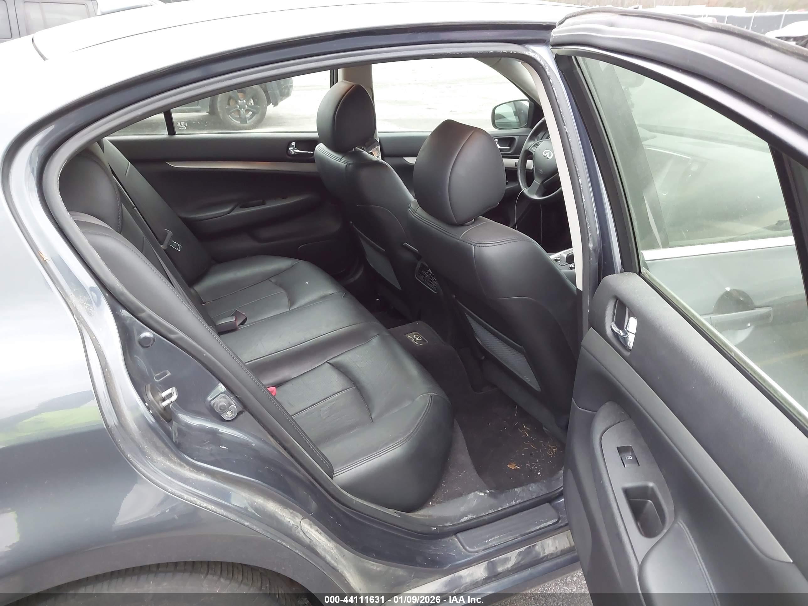INFINITI G37X image 8