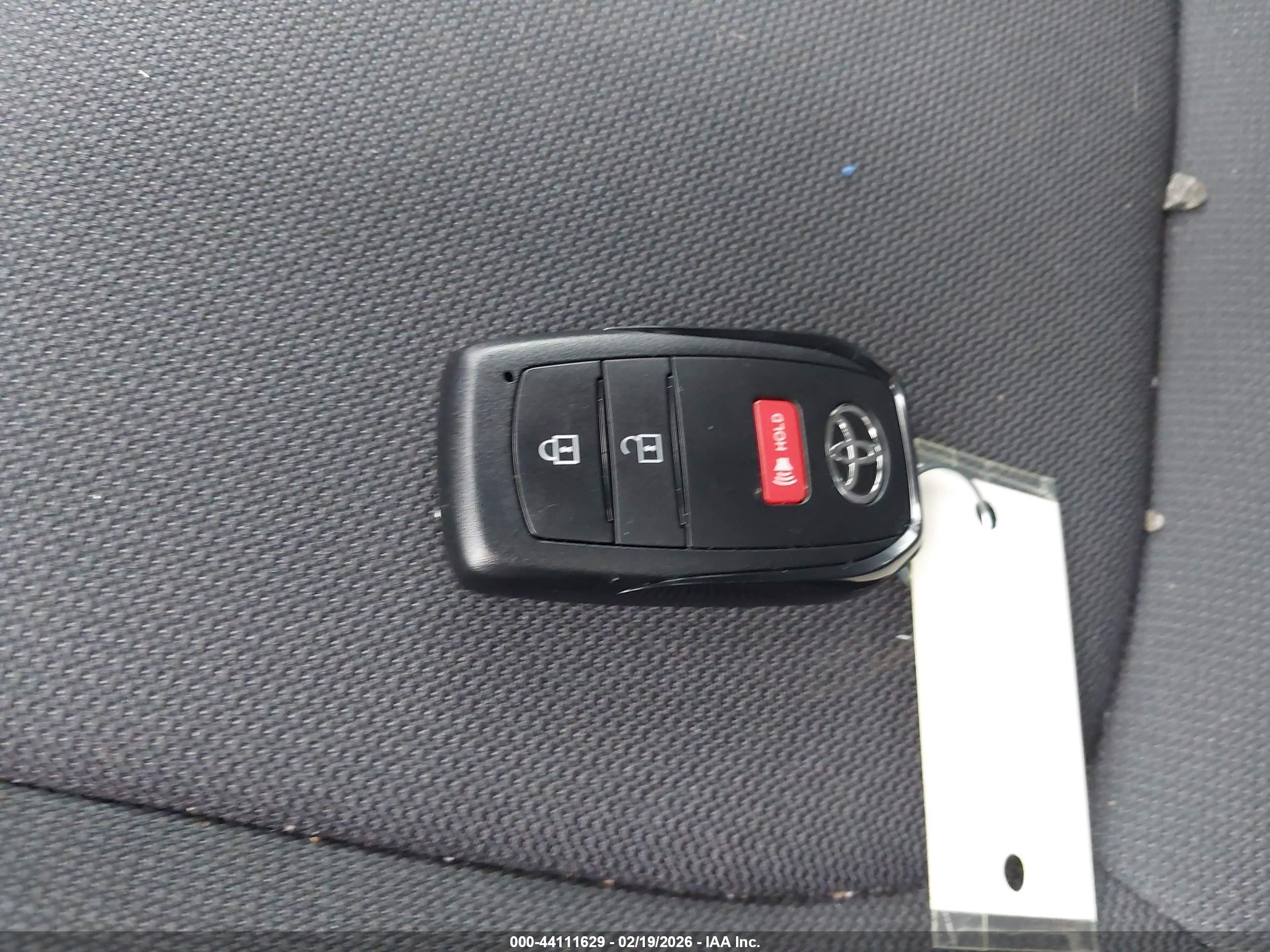 TOYOTA COROLLA image 11