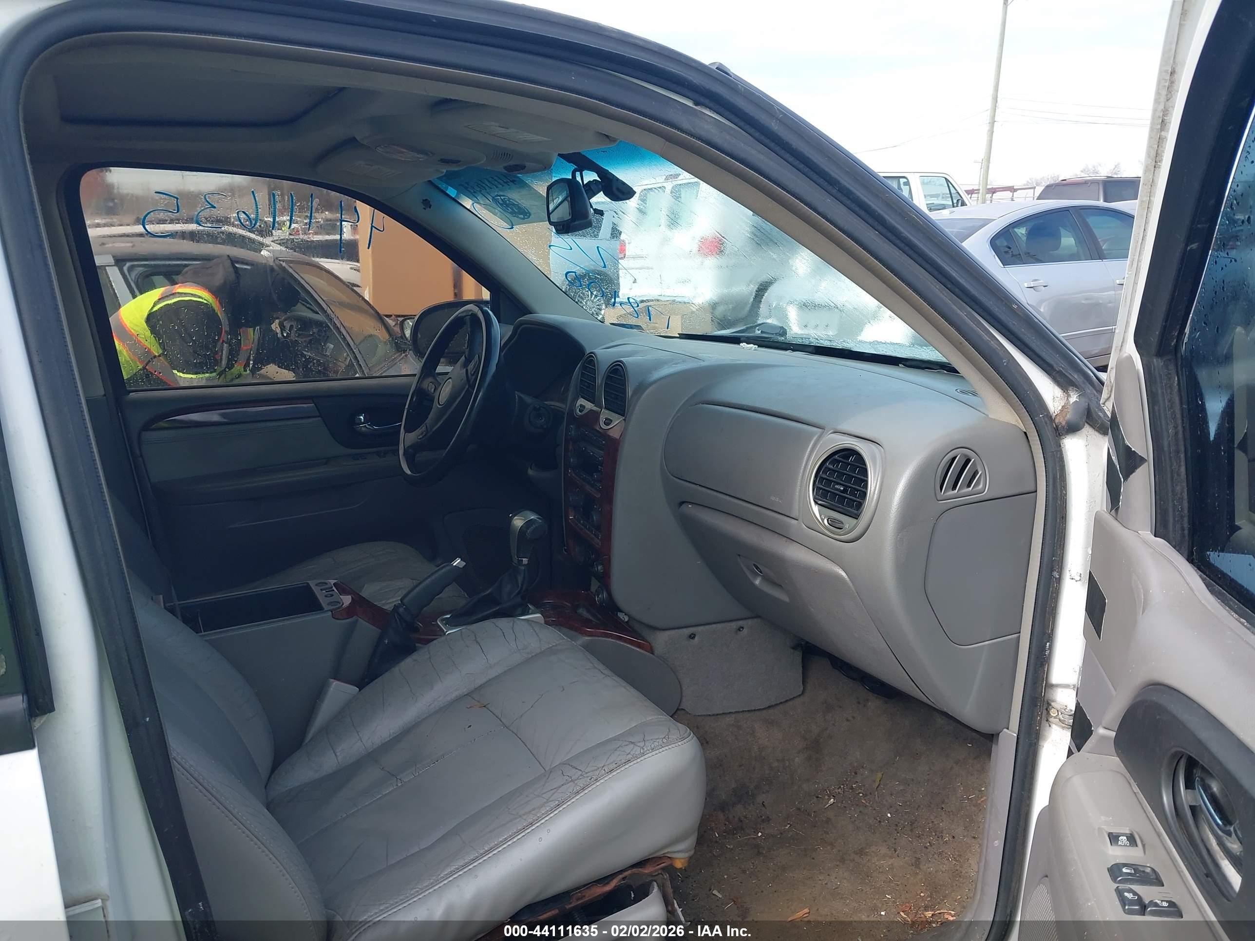 GMC ENVOY image 5
