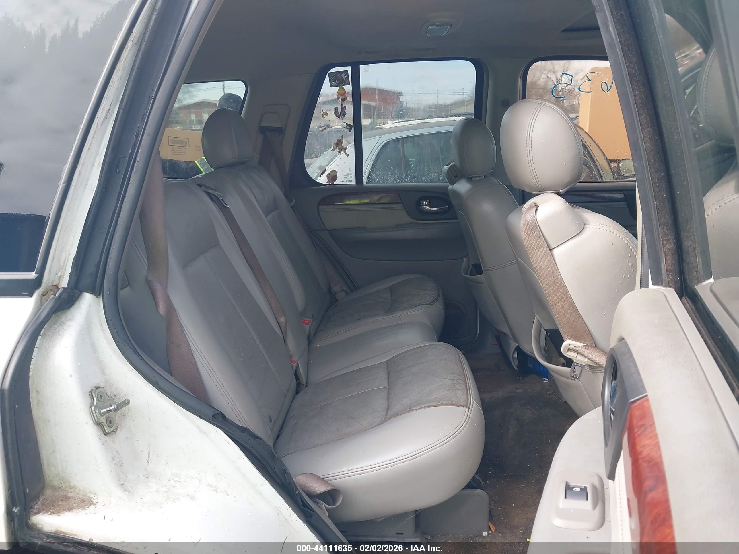 GMC ENVOY image 8