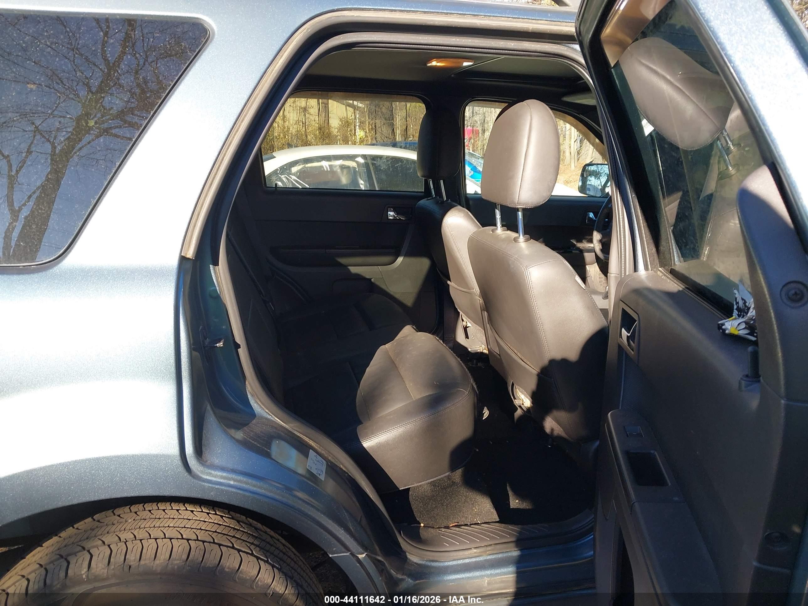 FORD ESCAPE image 8
