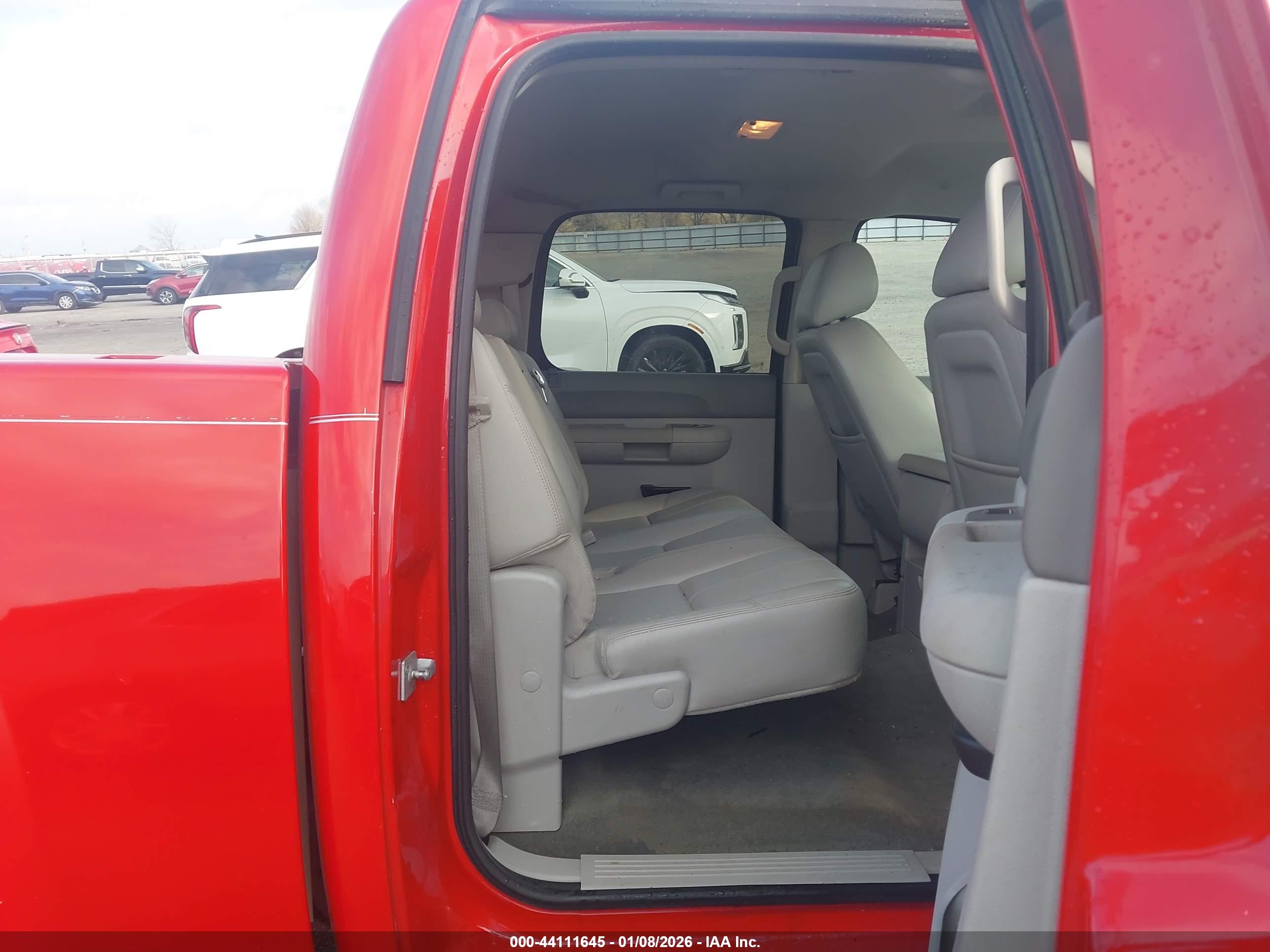 GMC SIERRA image 8