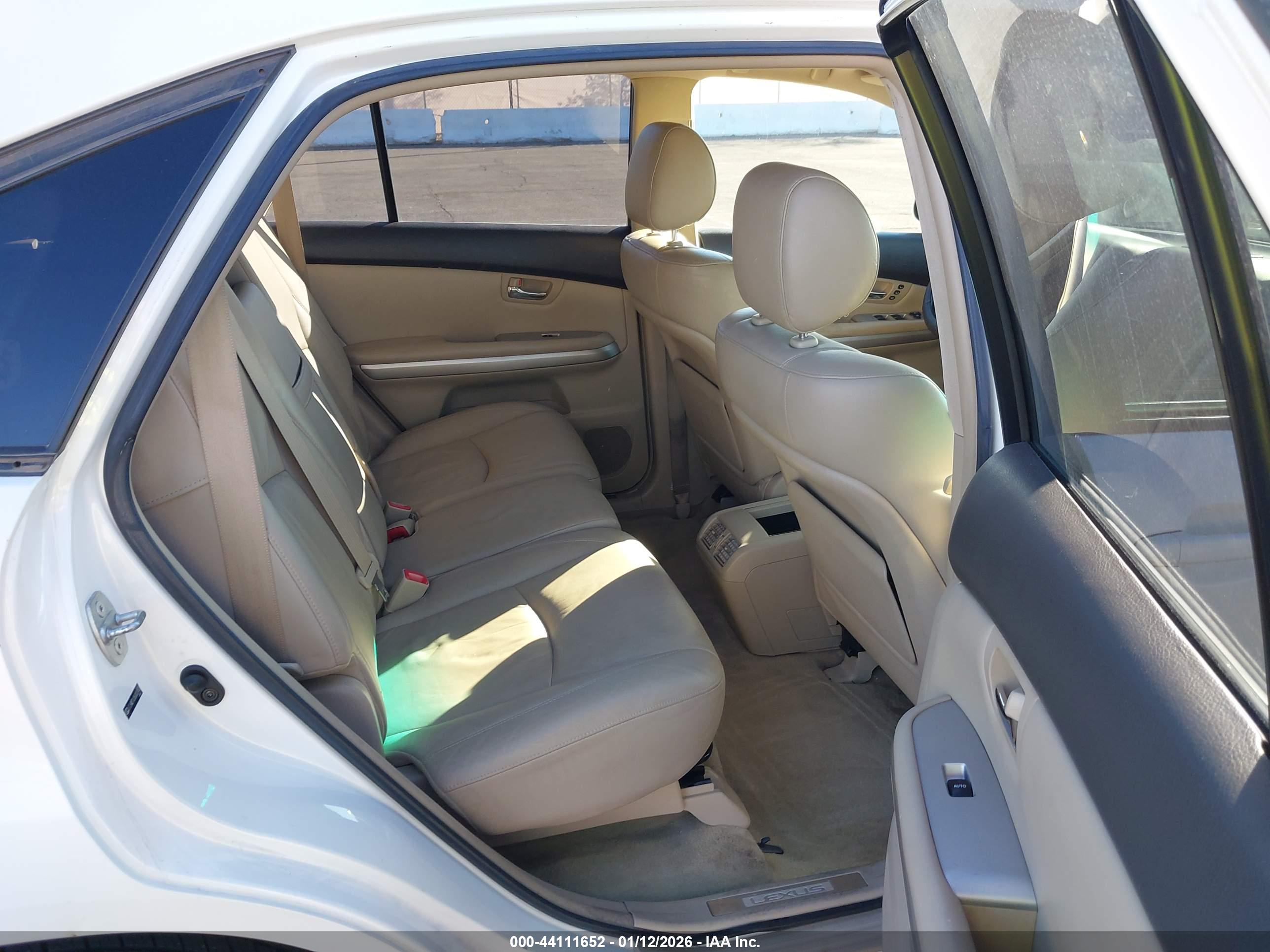 LEXUS RX image 8