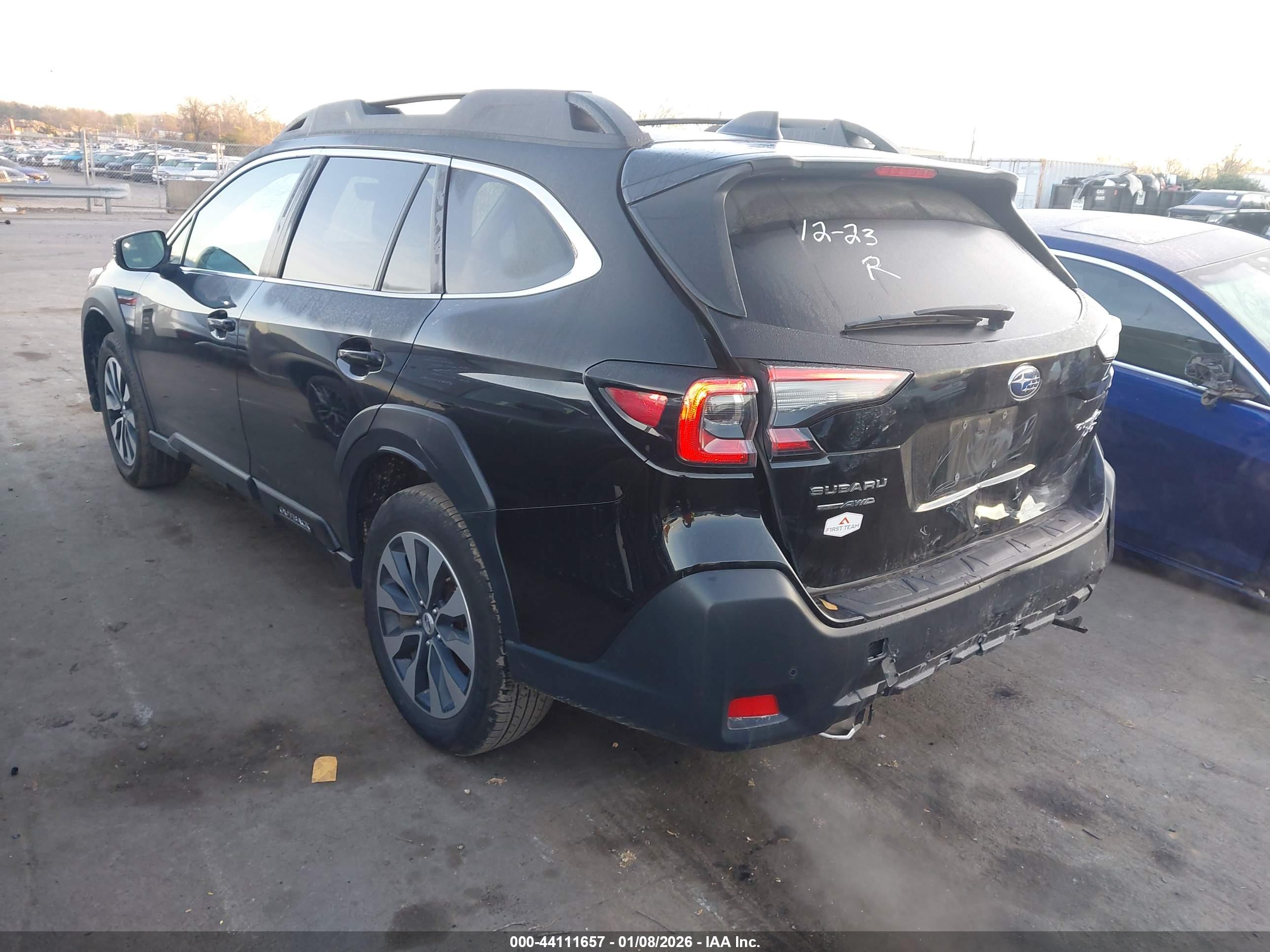 SUBARU OUTBACK image 3