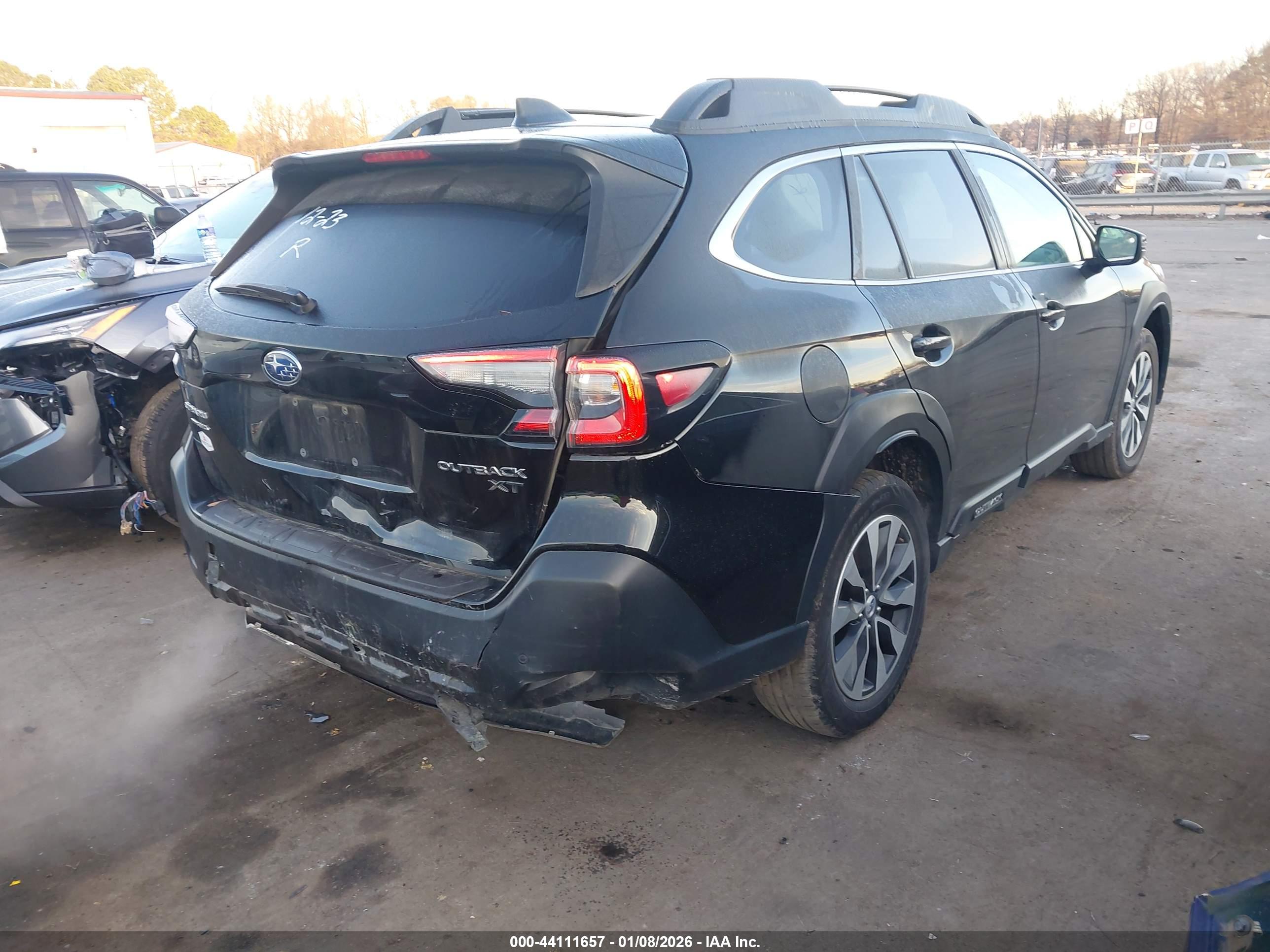 SUBARU OUTBACK image 4