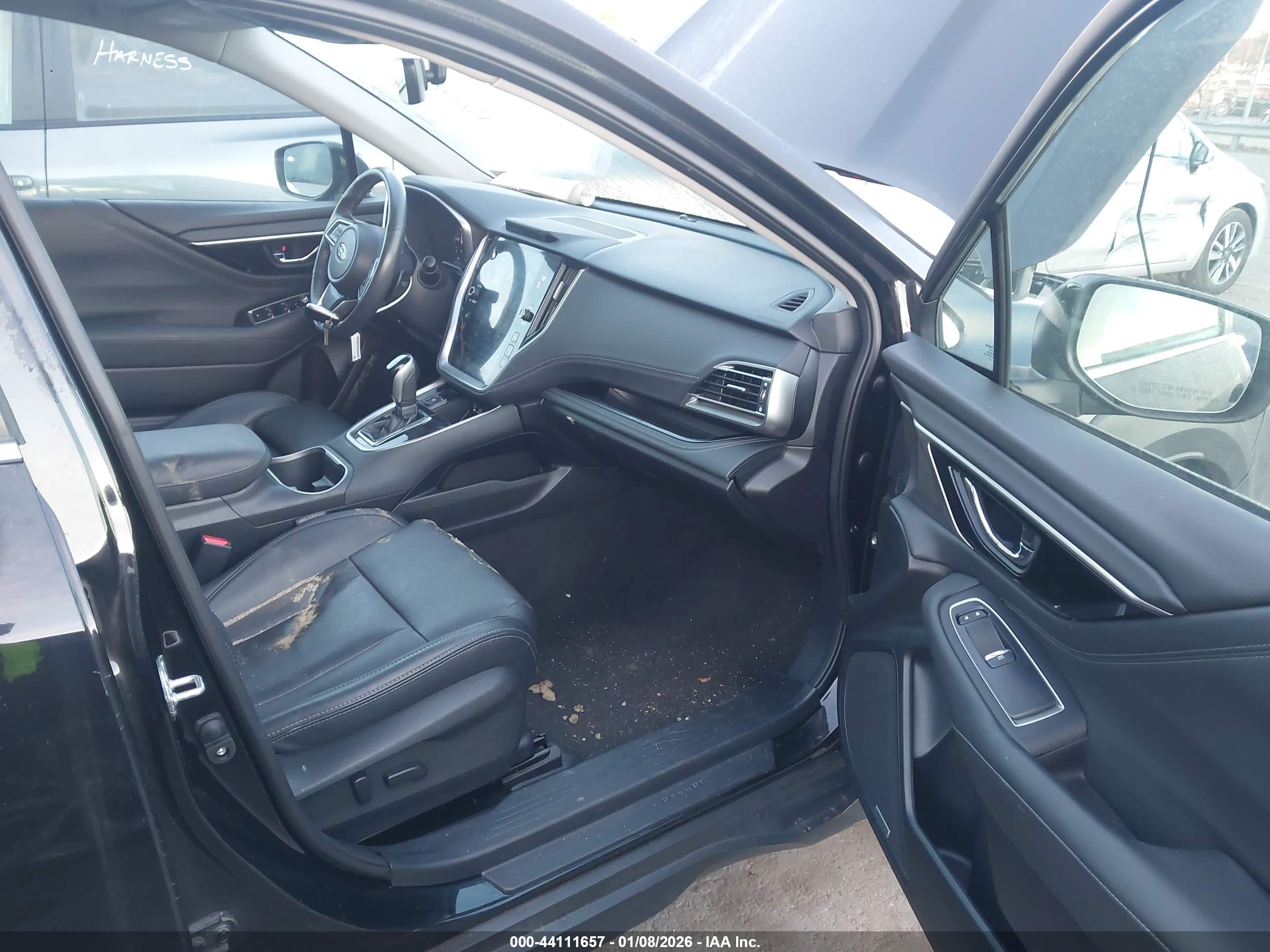 SUBARU OUTBACK image 5