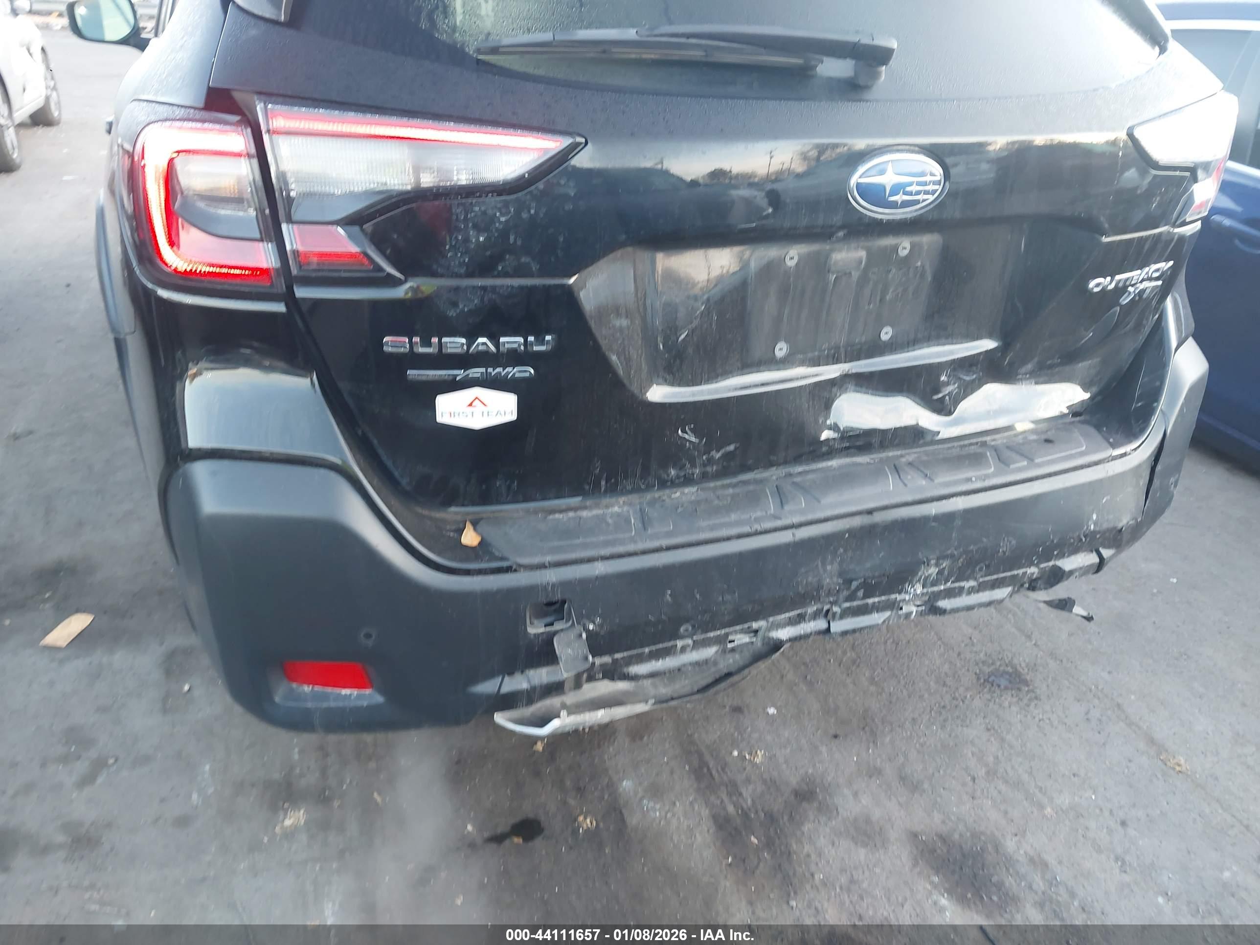 SUBARU OUTBACK image 6