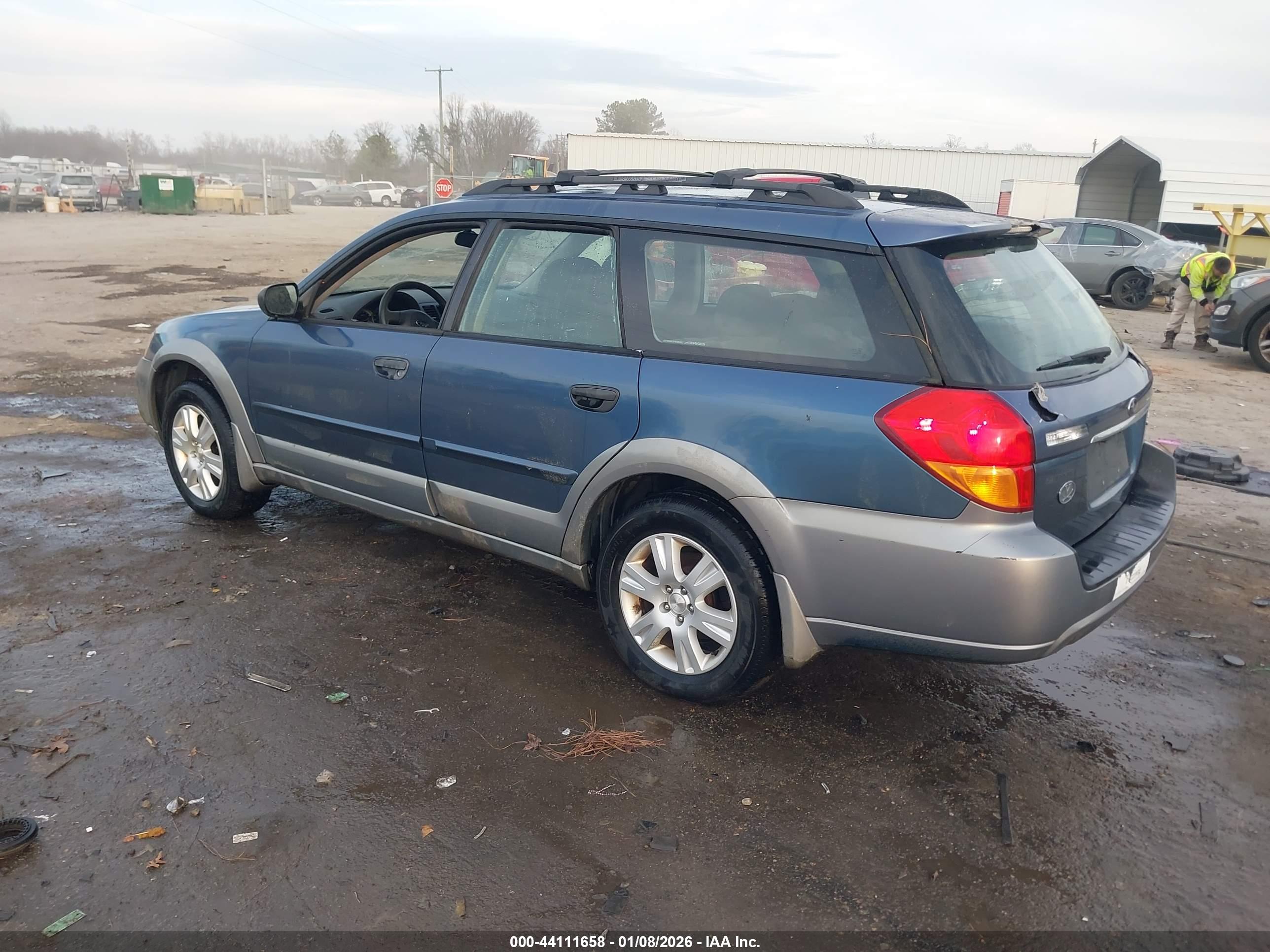 SUBARU OUTBACK image 3