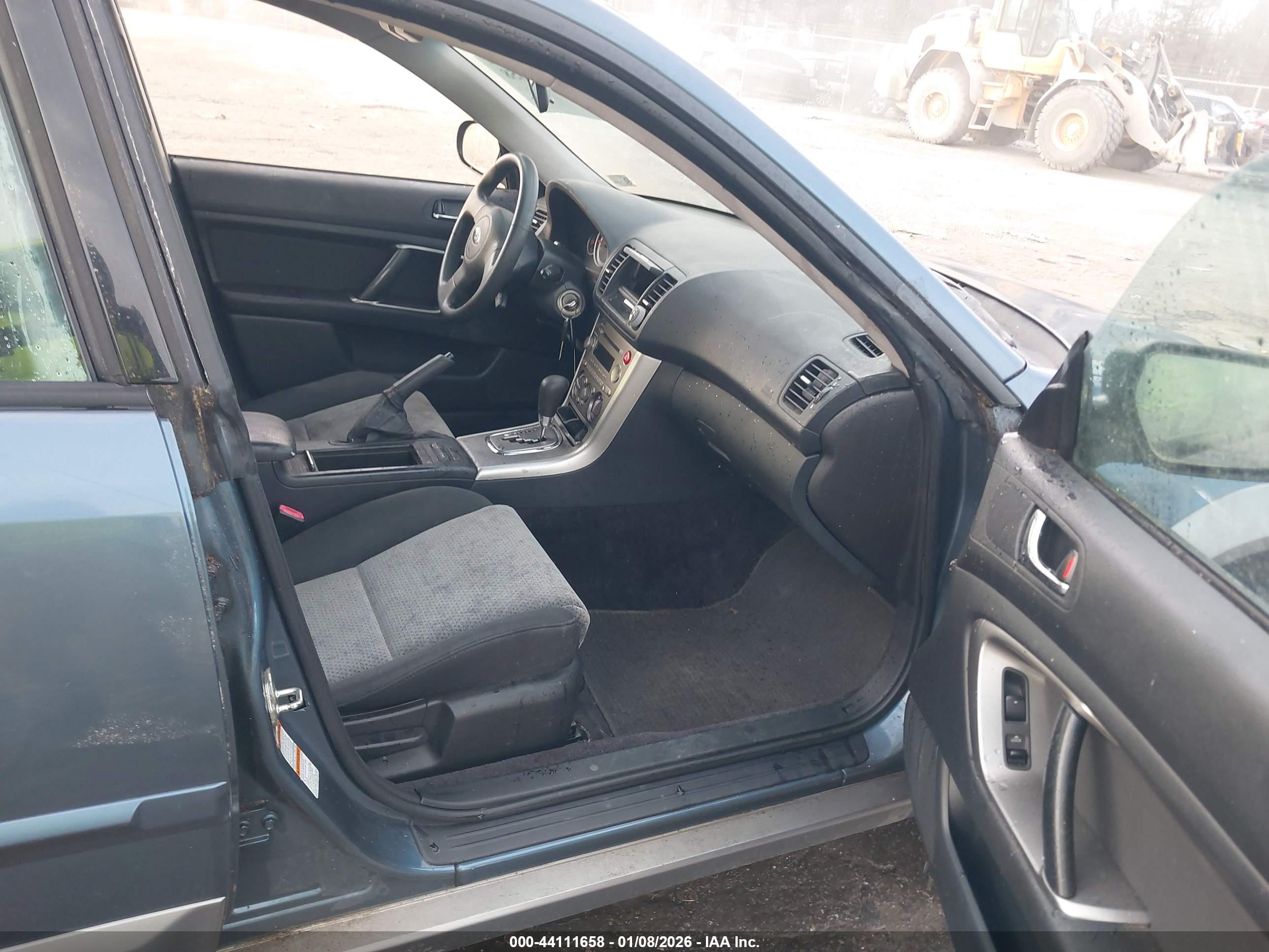 SUBARU OUTBACK image 5