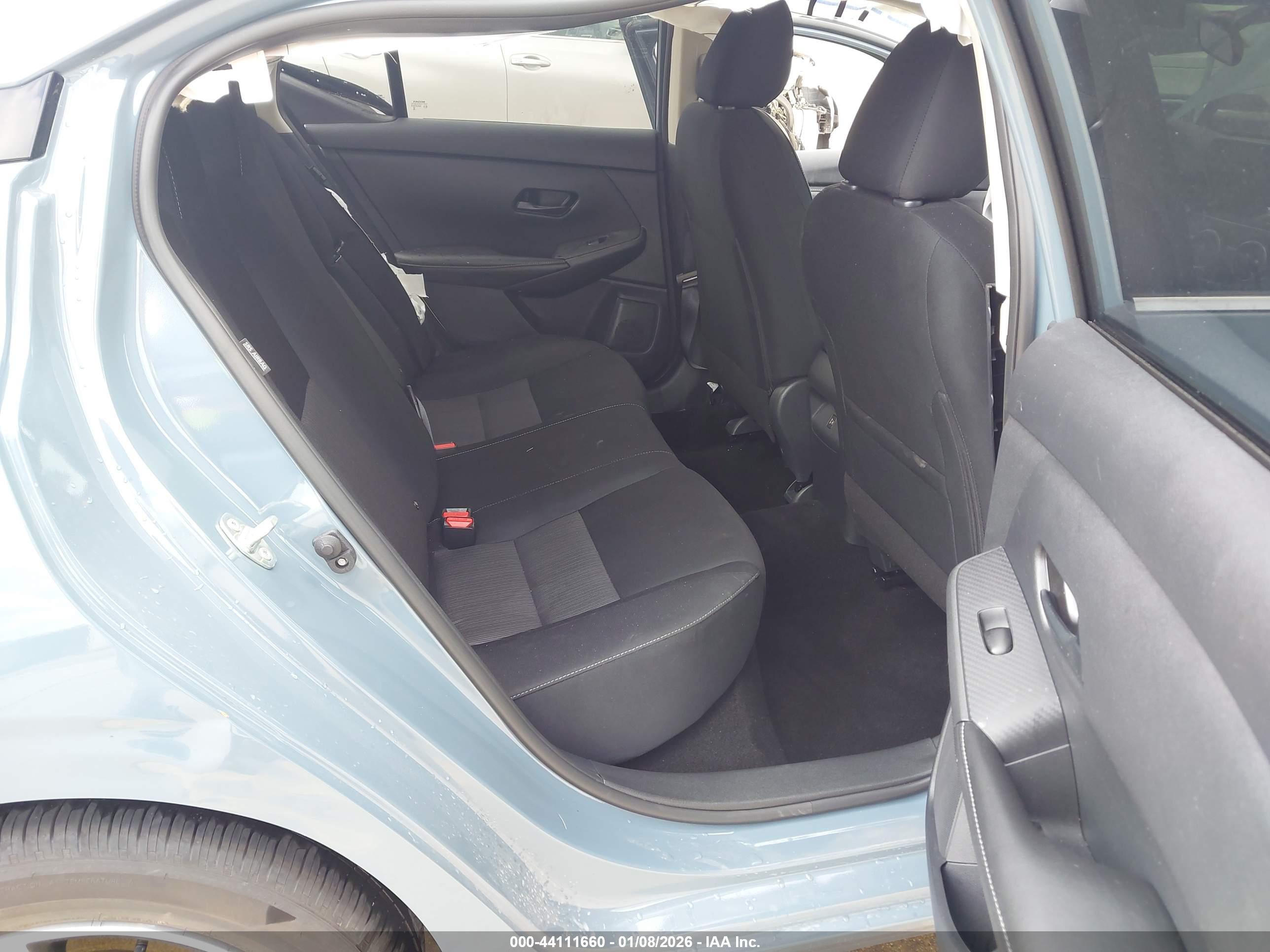 NISSAN SENTRA image 8