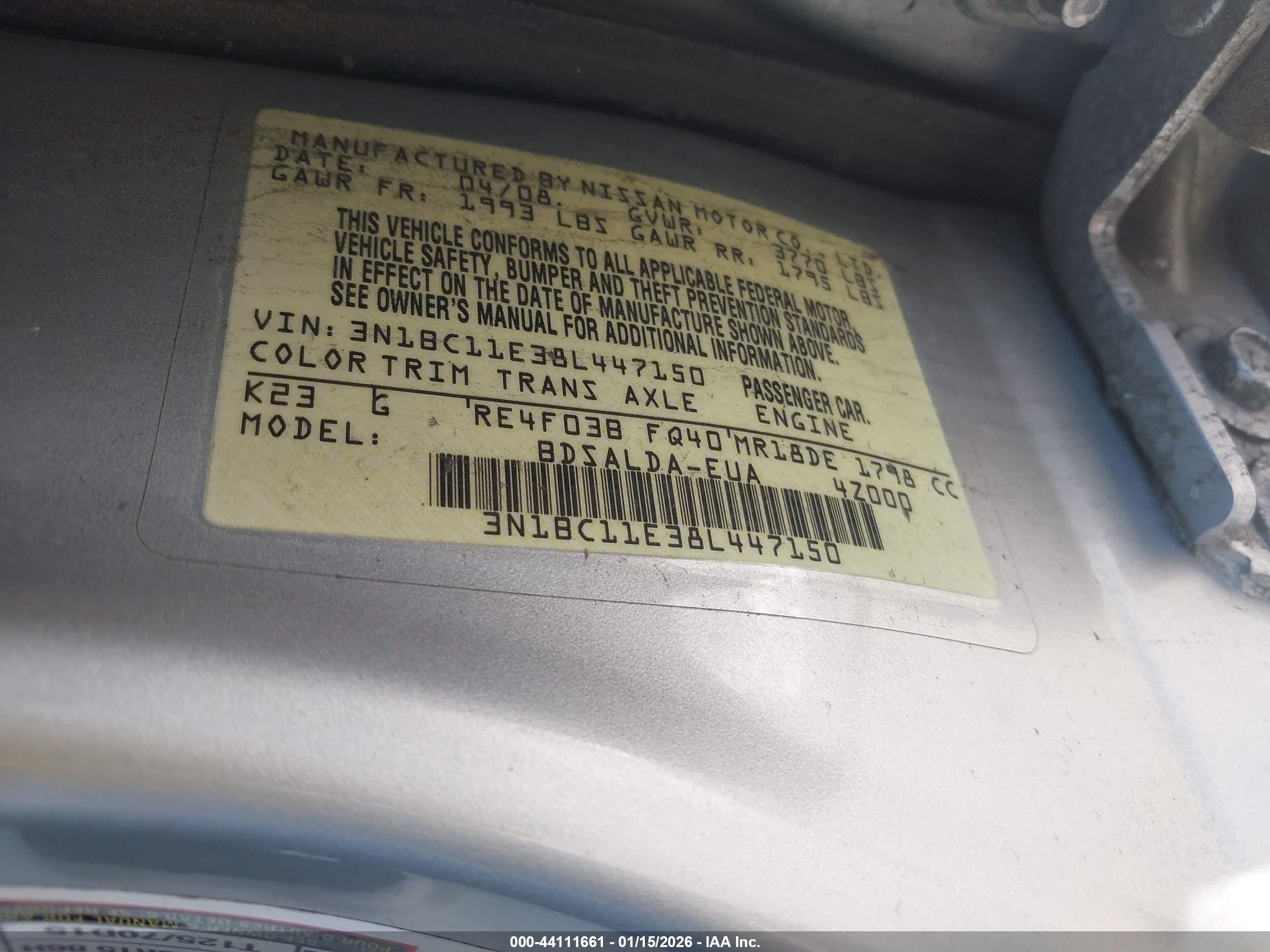 NISSAN VERSA image 9