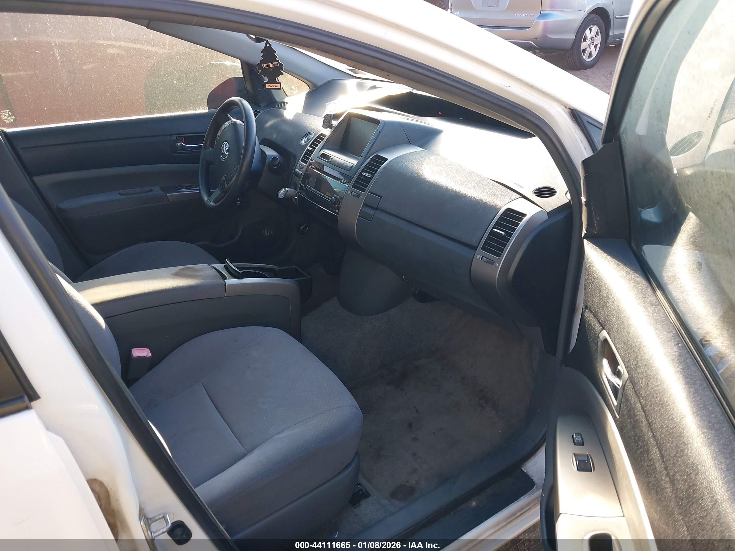 TOYOTA PRIUS image 5
