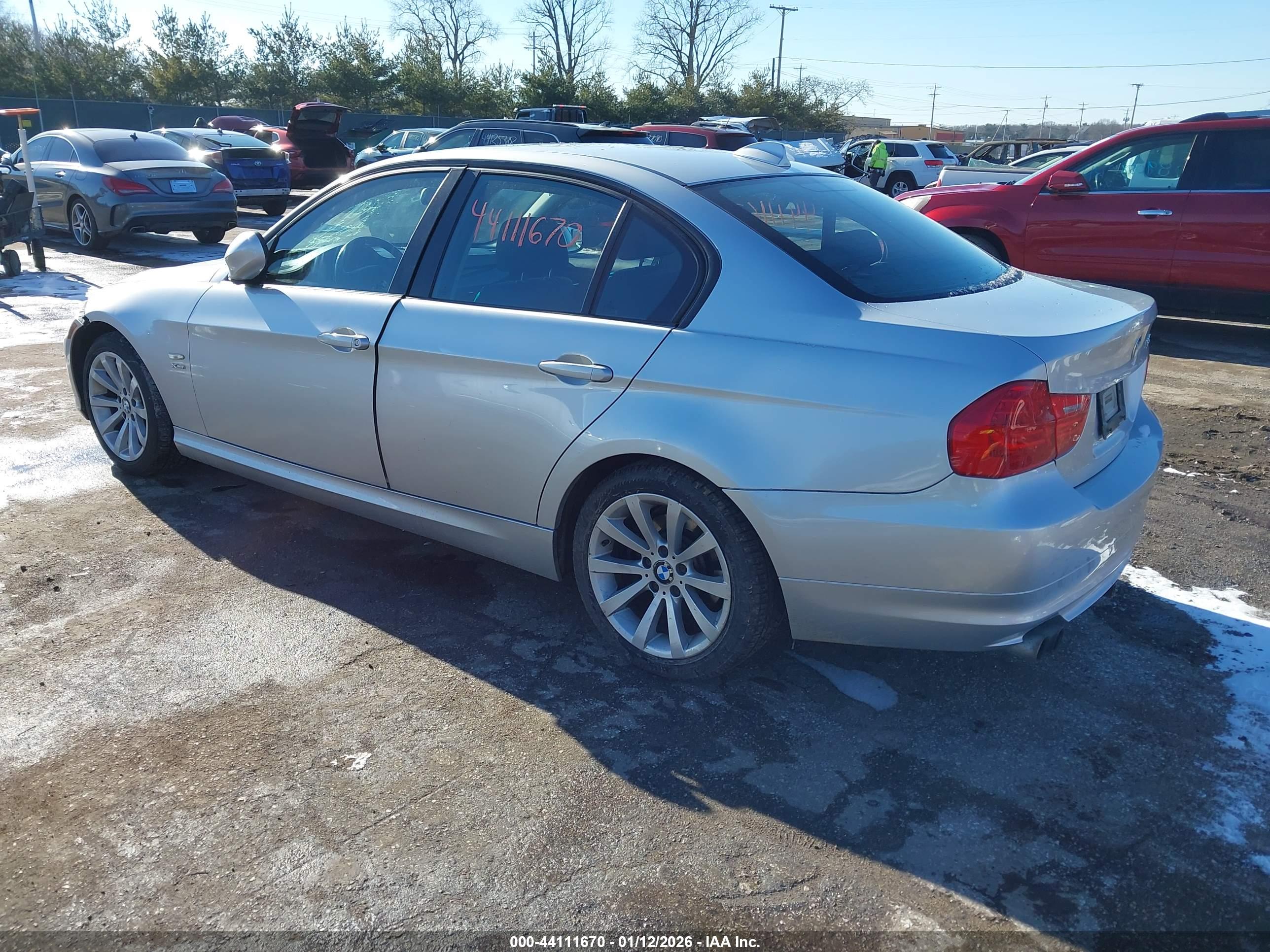 BMW 328I image 3