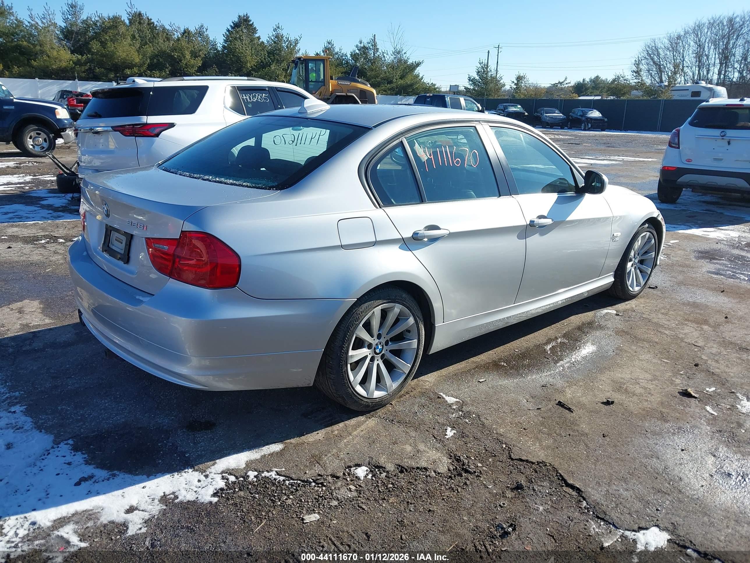 BMW 328I image 4