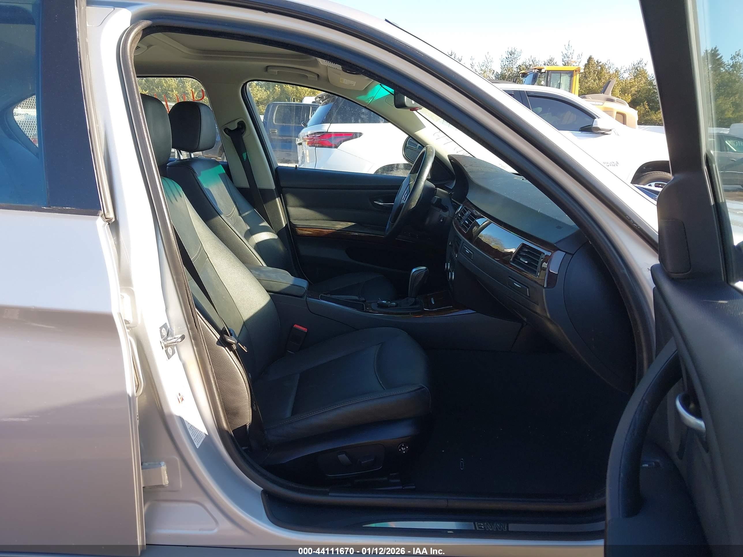 BMW 328I image 5
