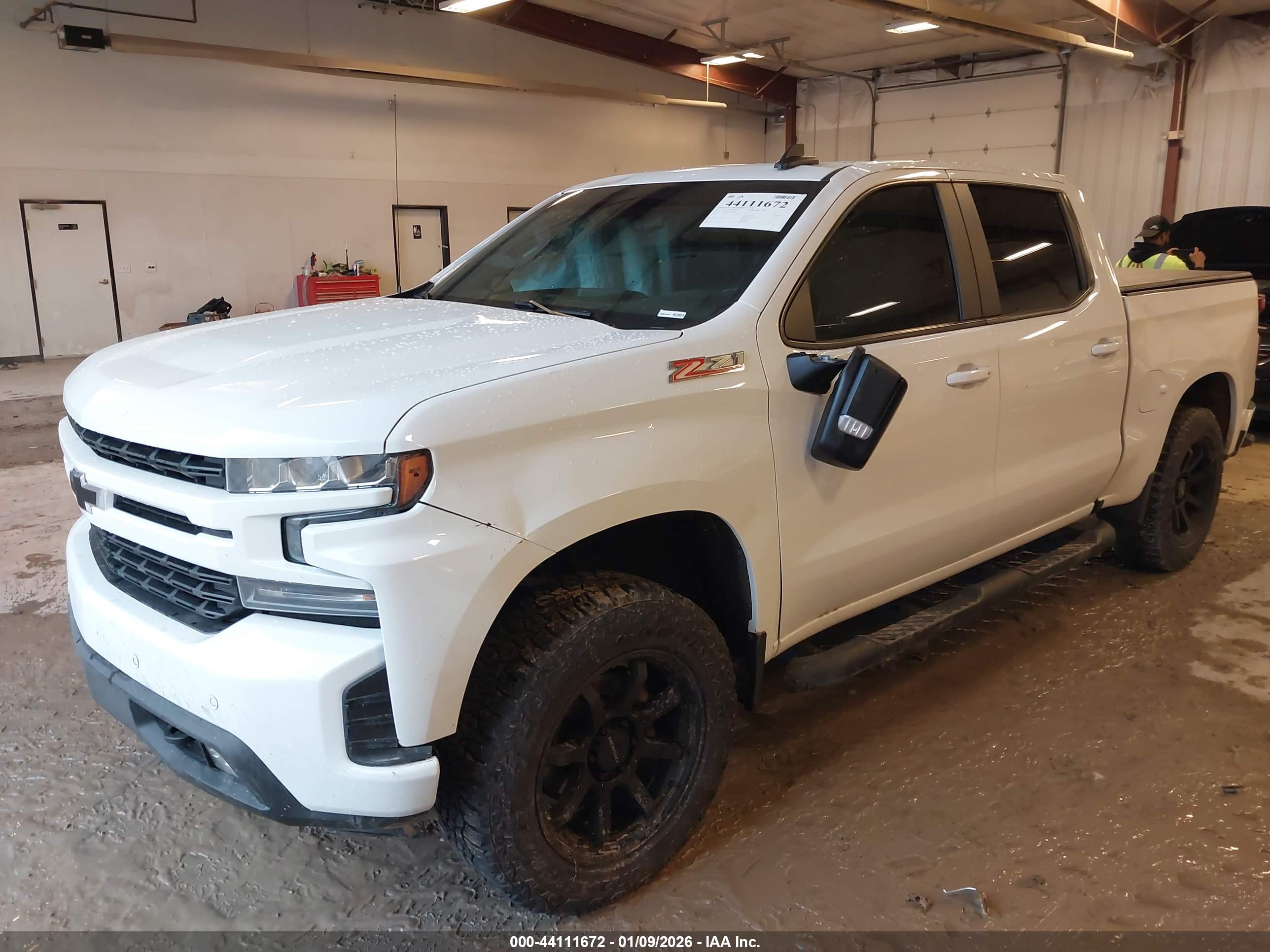 CHEVROLET SILVERADO image 2