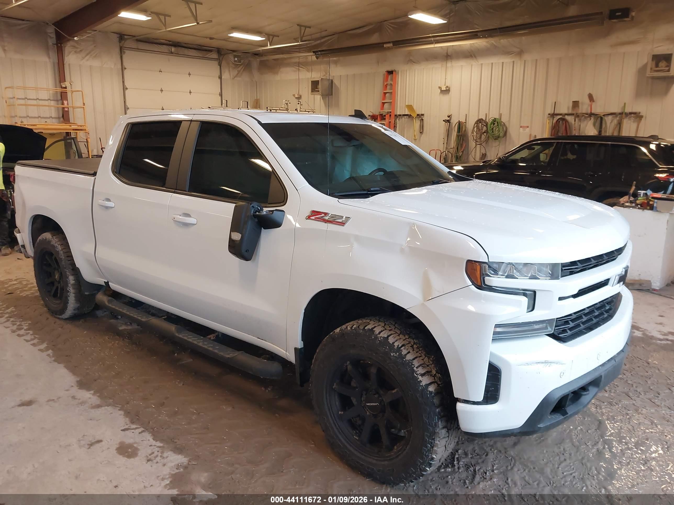 CHEVROLET SILVERADO image 6