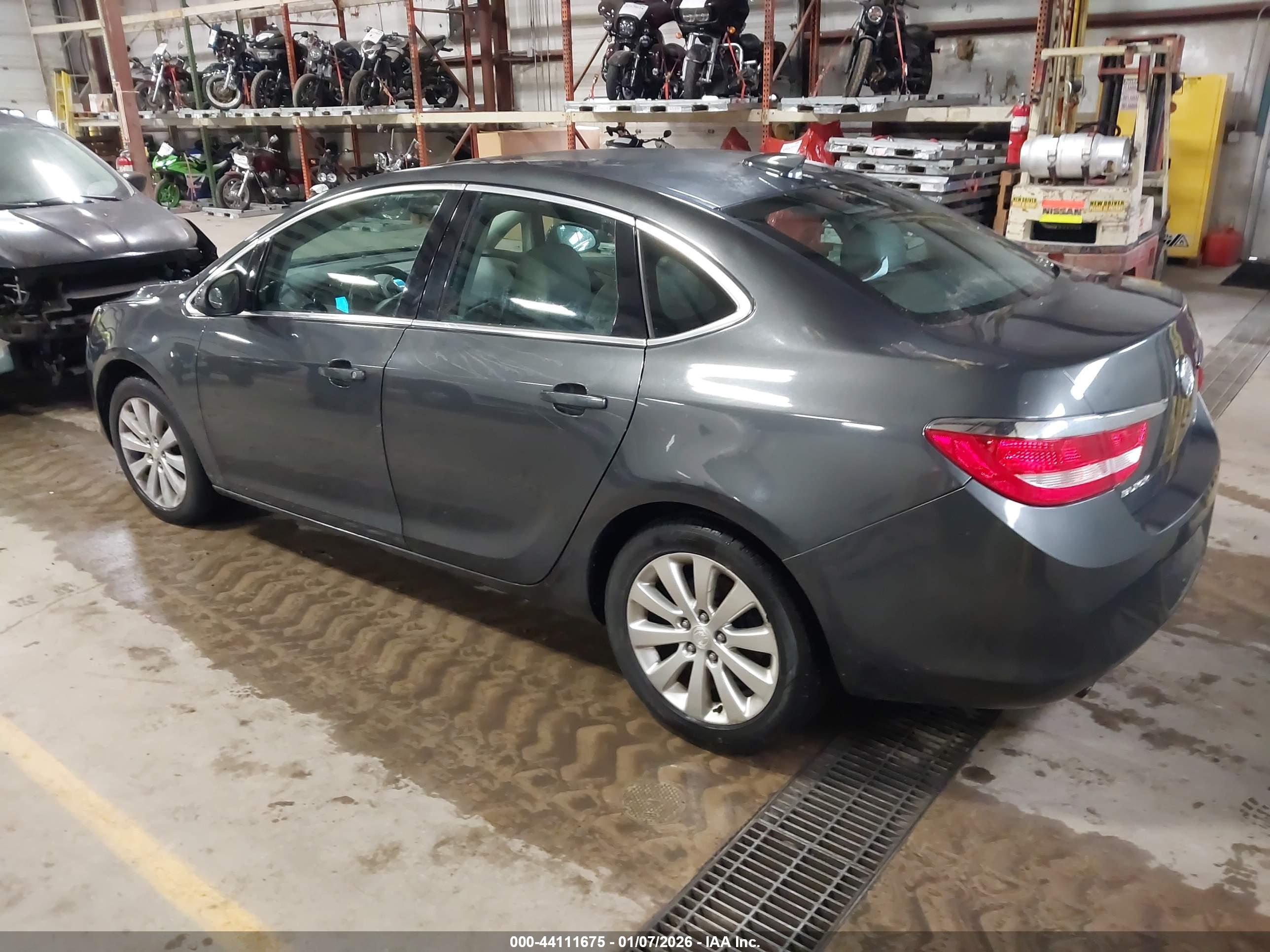 BUICK VERANO image 3