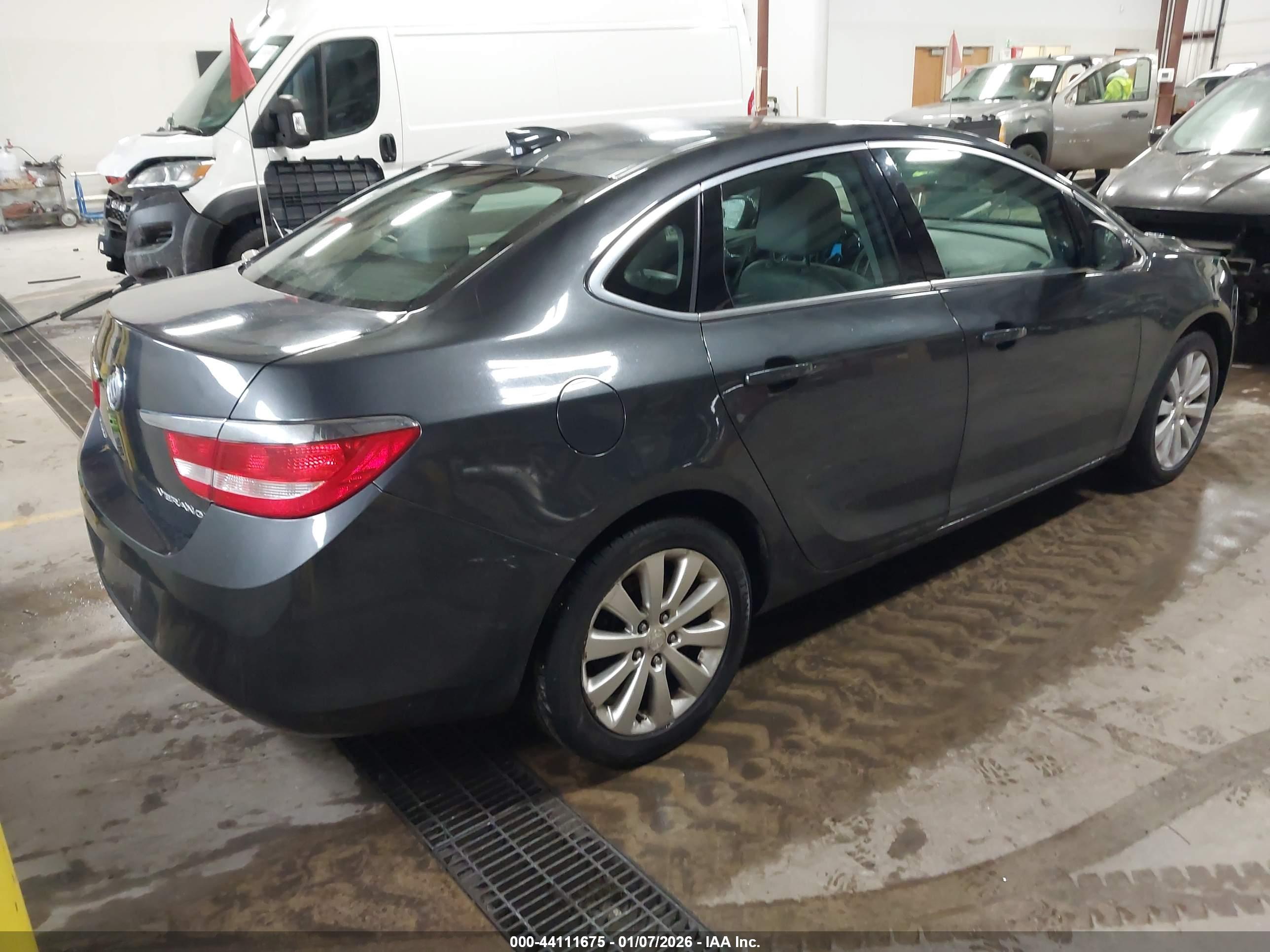 BUICK VERANO image 4