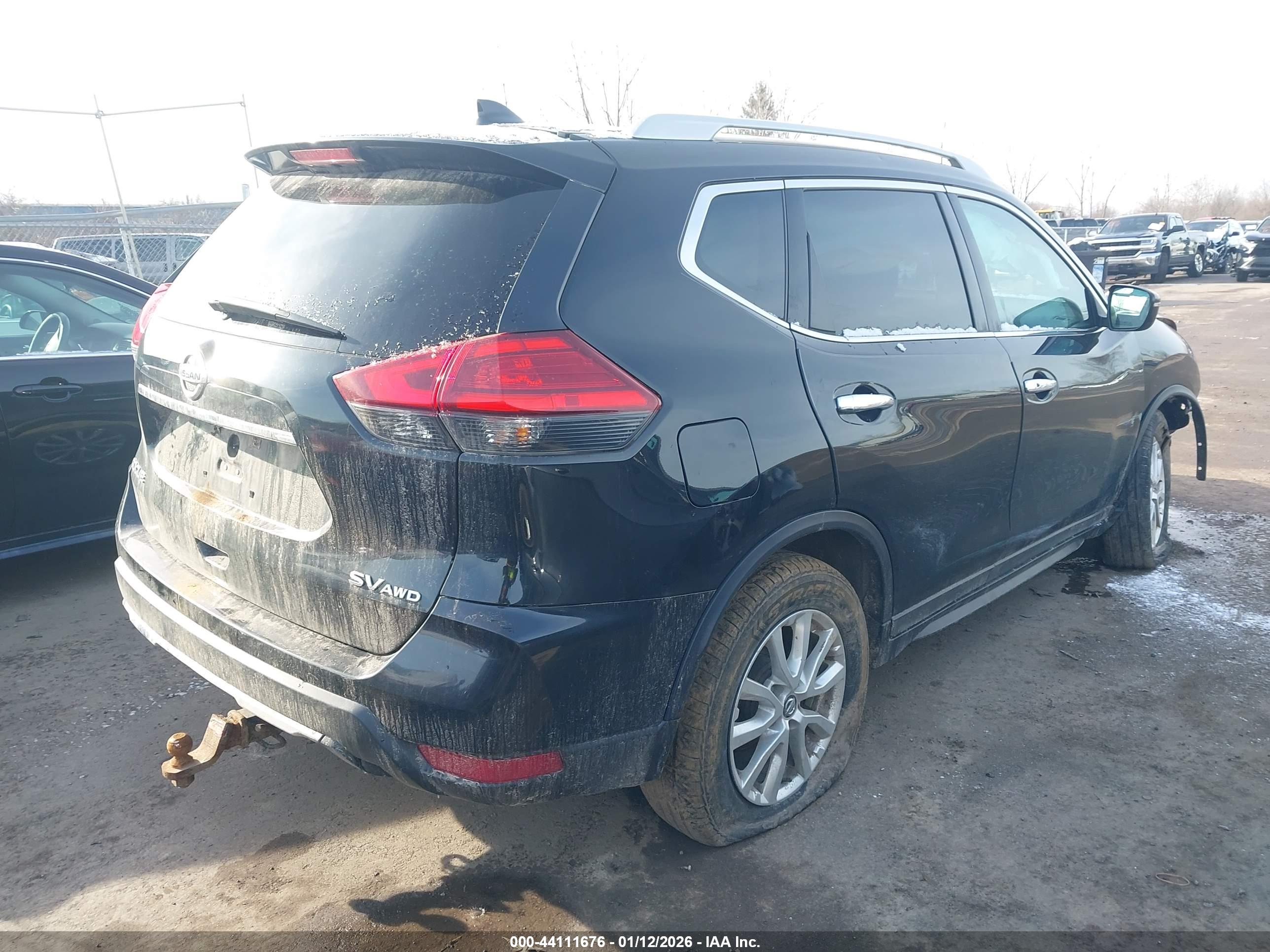 NISSAN ROGUE image 4