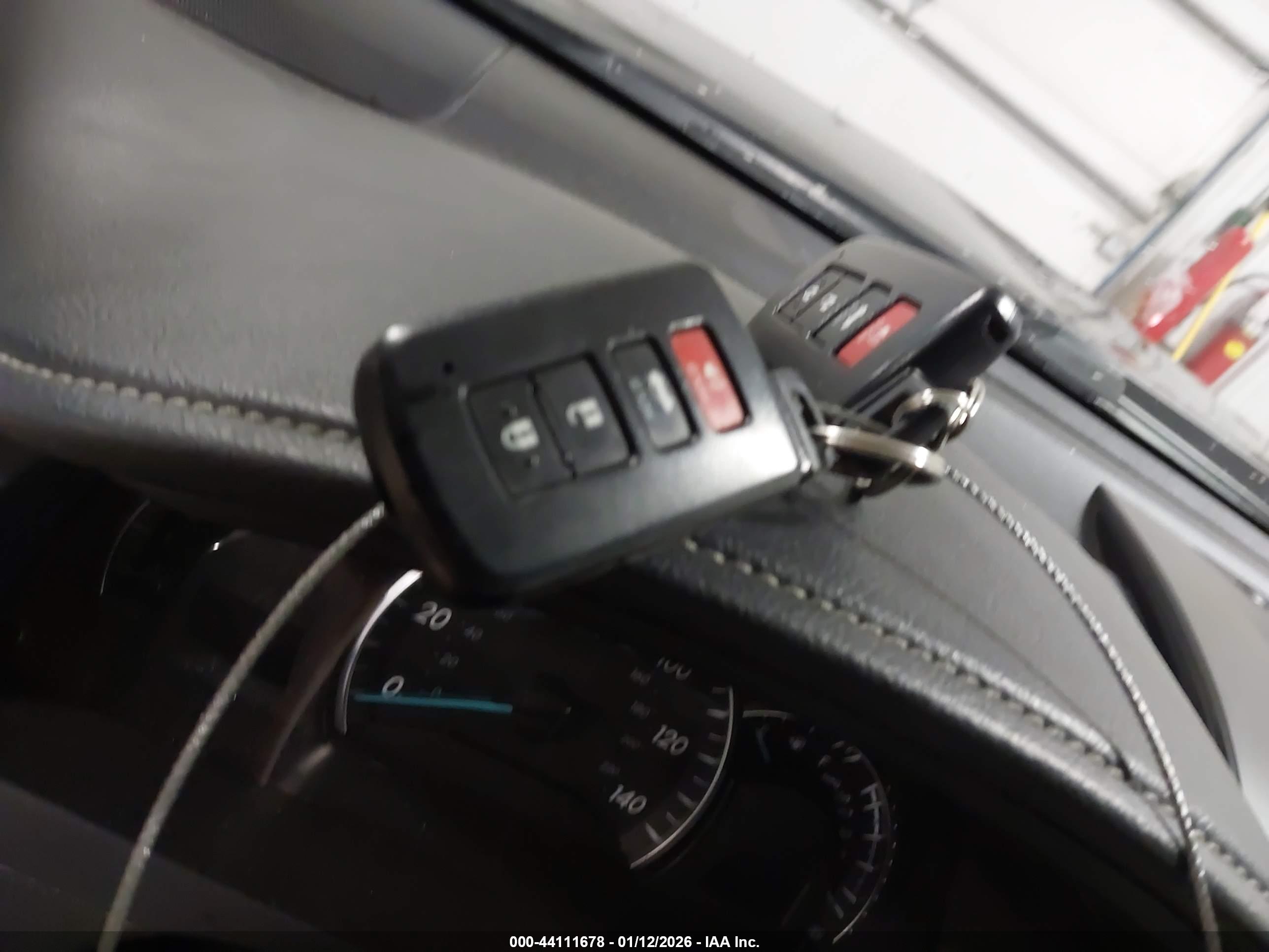 TOYOTA CAMRY image 11