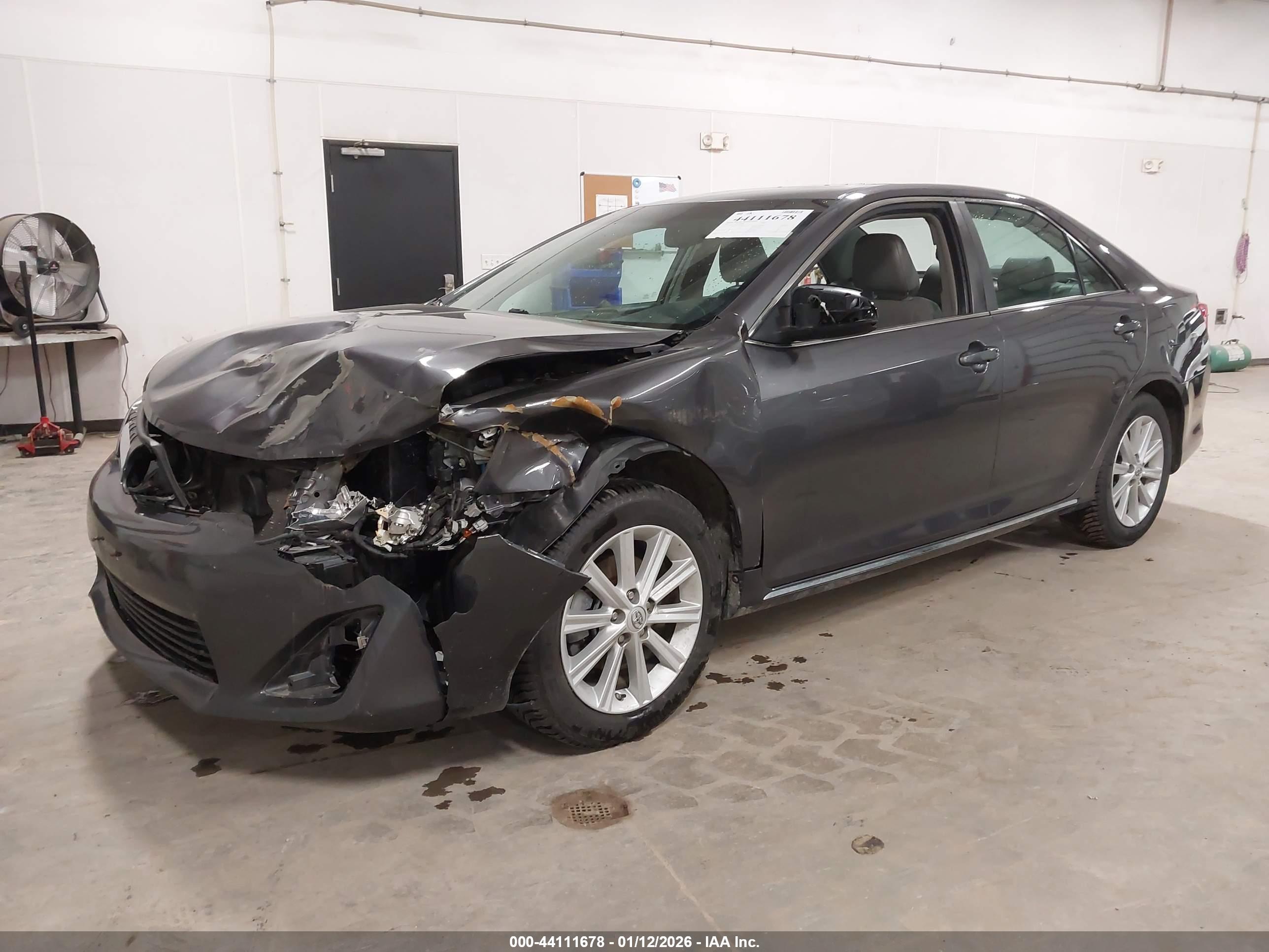TOYOTA CAMRY image 2