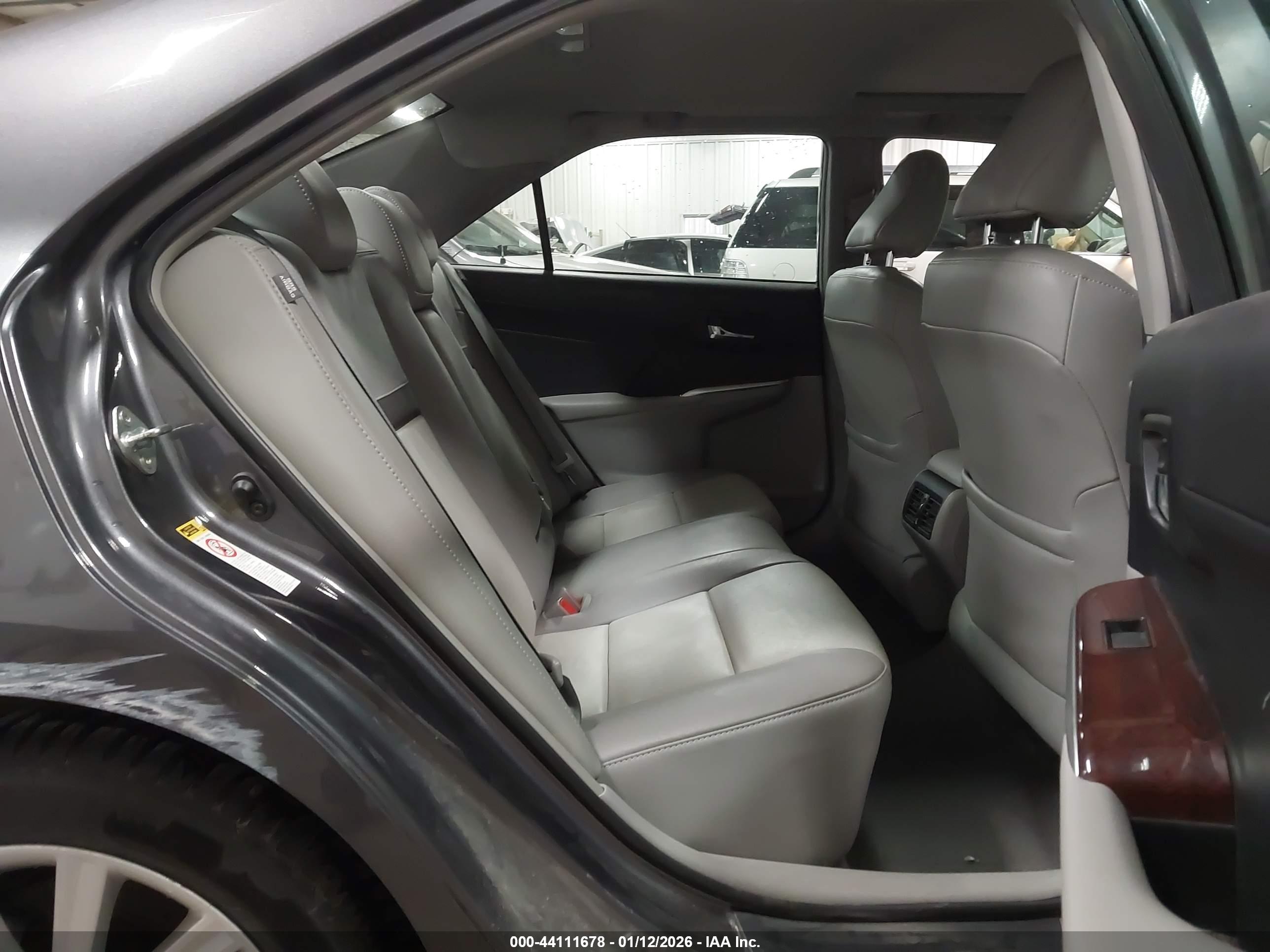 TOYOTA CAMRY image 8