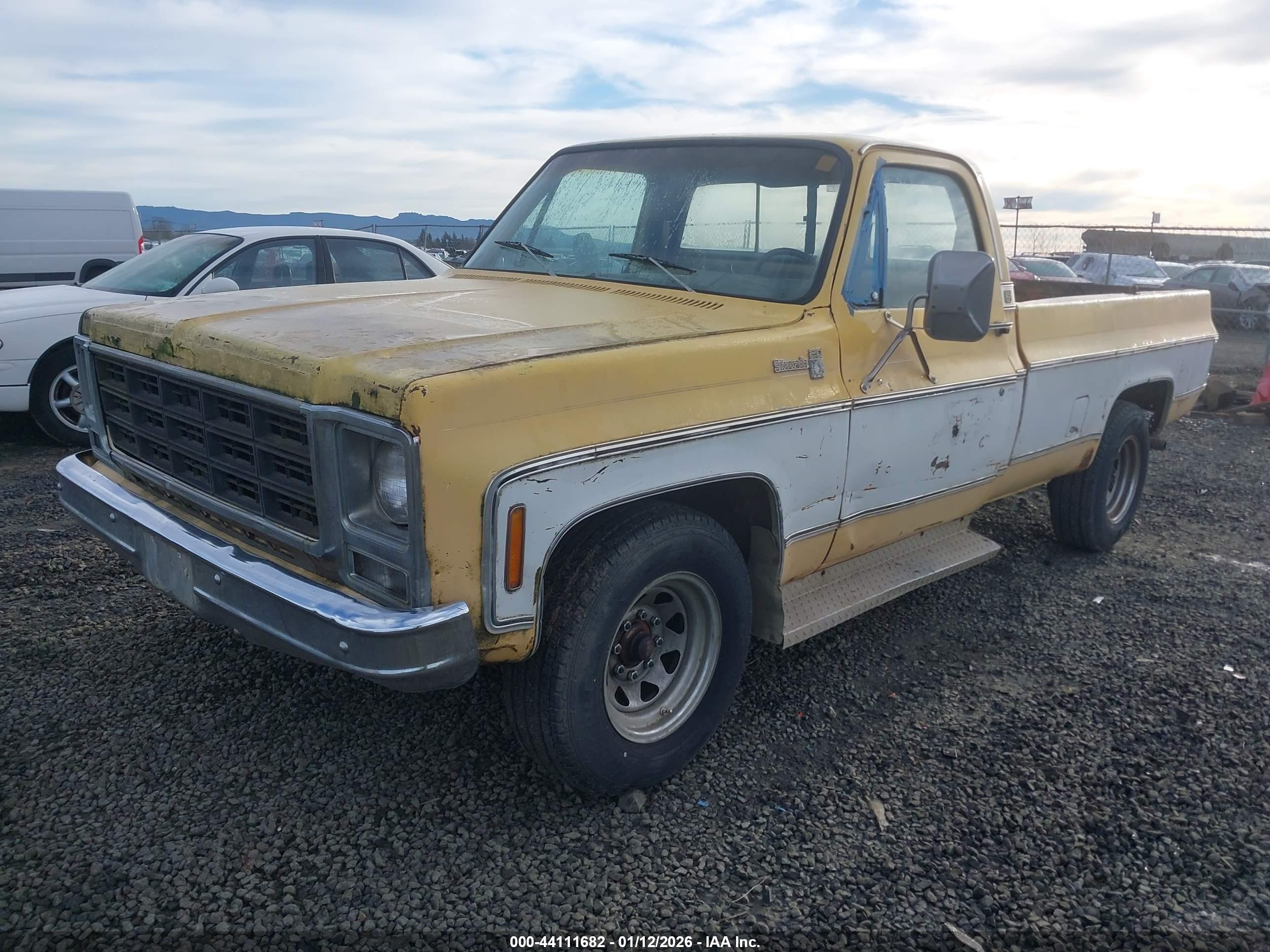 CHEVROLET SILVERADO image 2