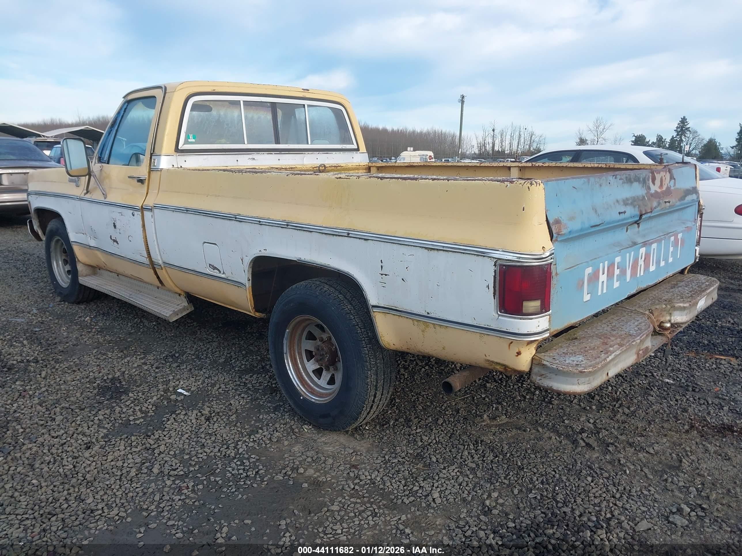 CHEVROLET SILVERADO image 3