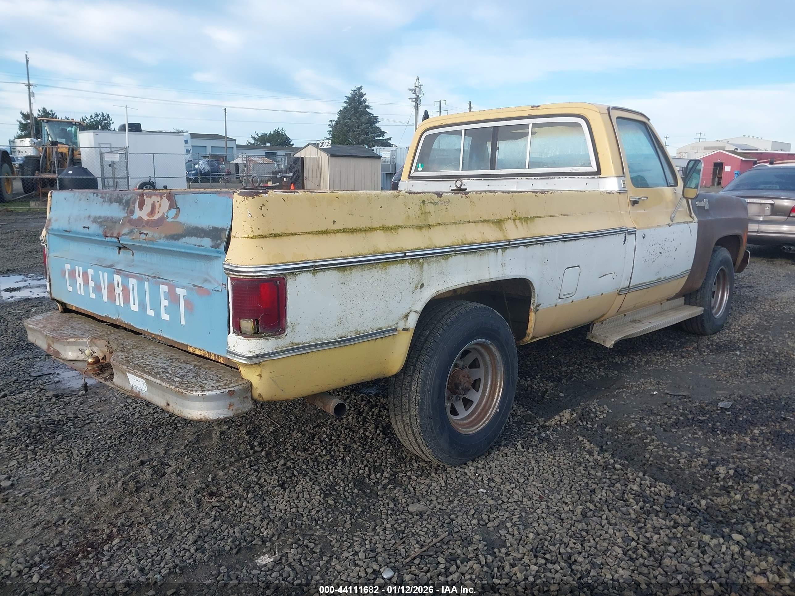CHEVROLET SILVERADO image 4