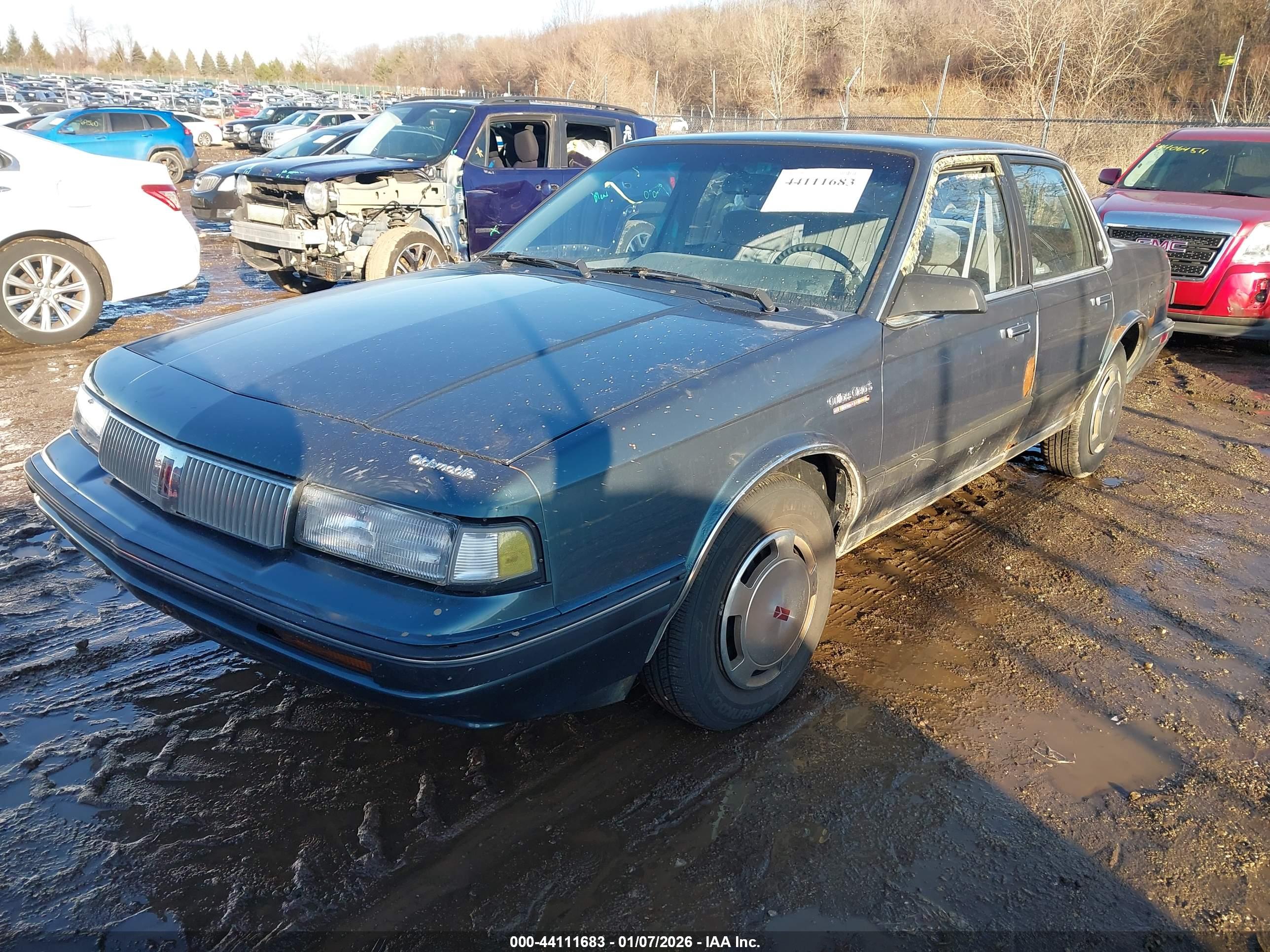 OLDSMOBILE CUTLASS image 2