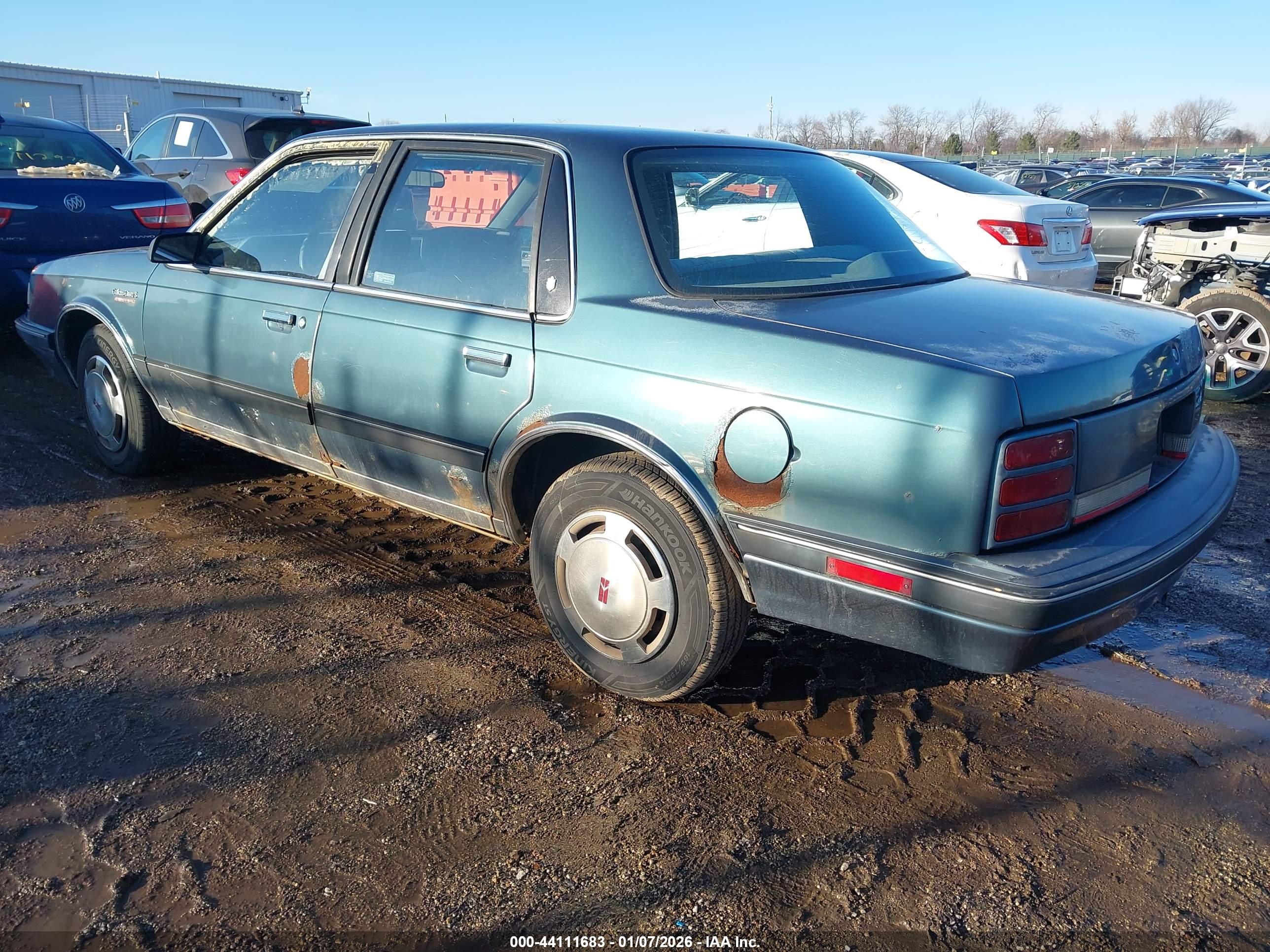 OLDSMOBILE CUTLASS image 3