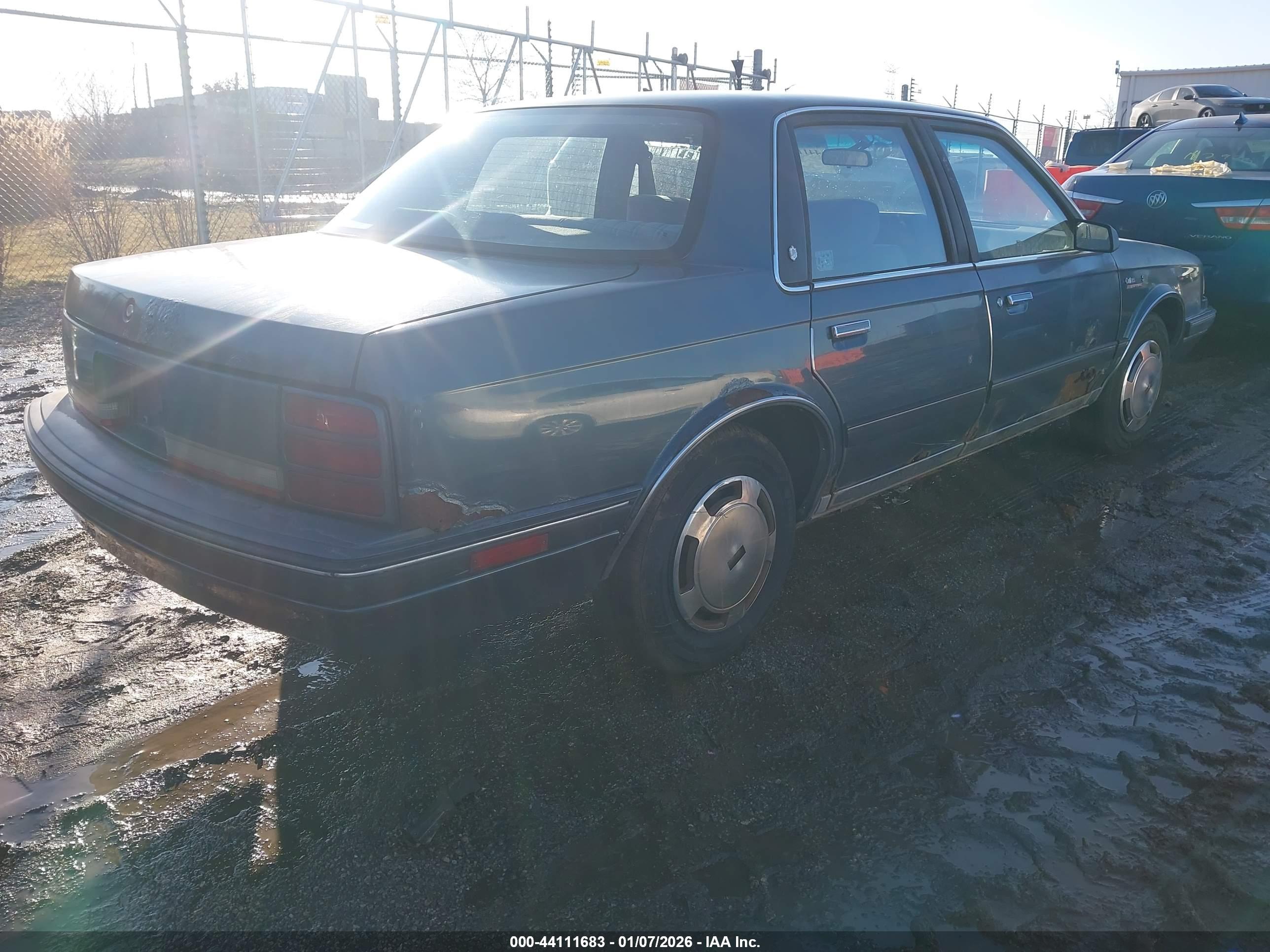 OLDSMOBILE CUTLASS image 4