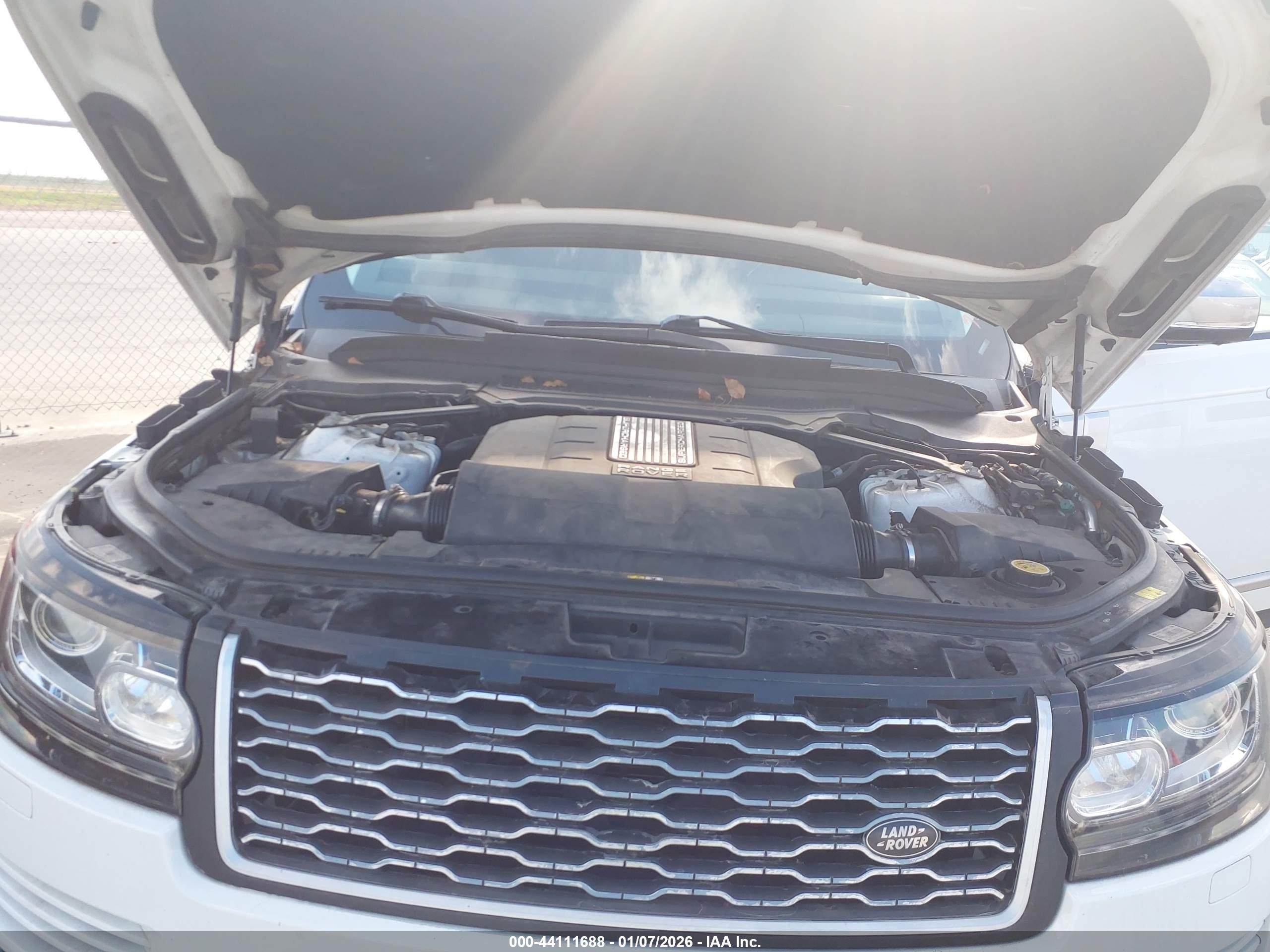 LAND ROVER image 10