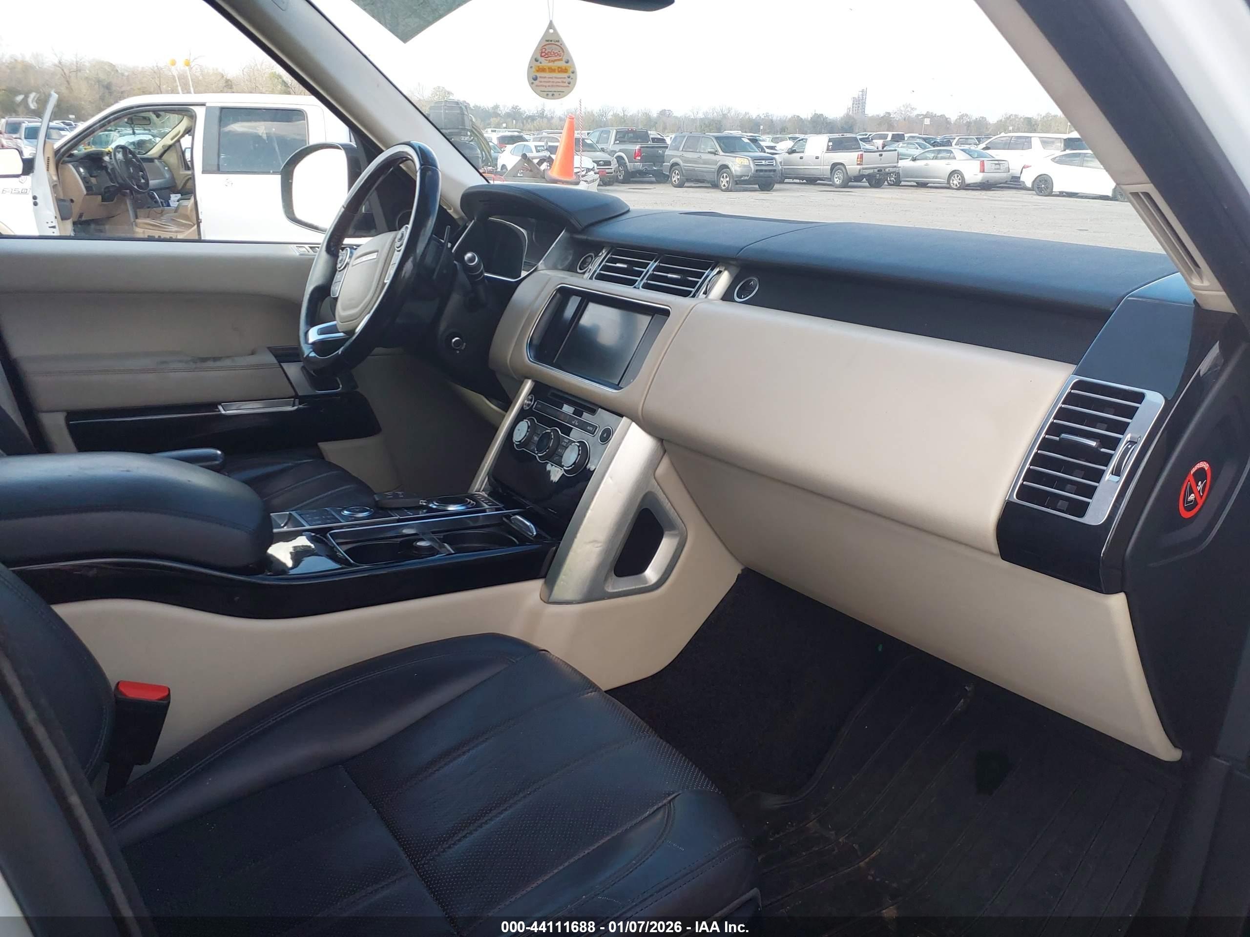 LAND ROVER image 5