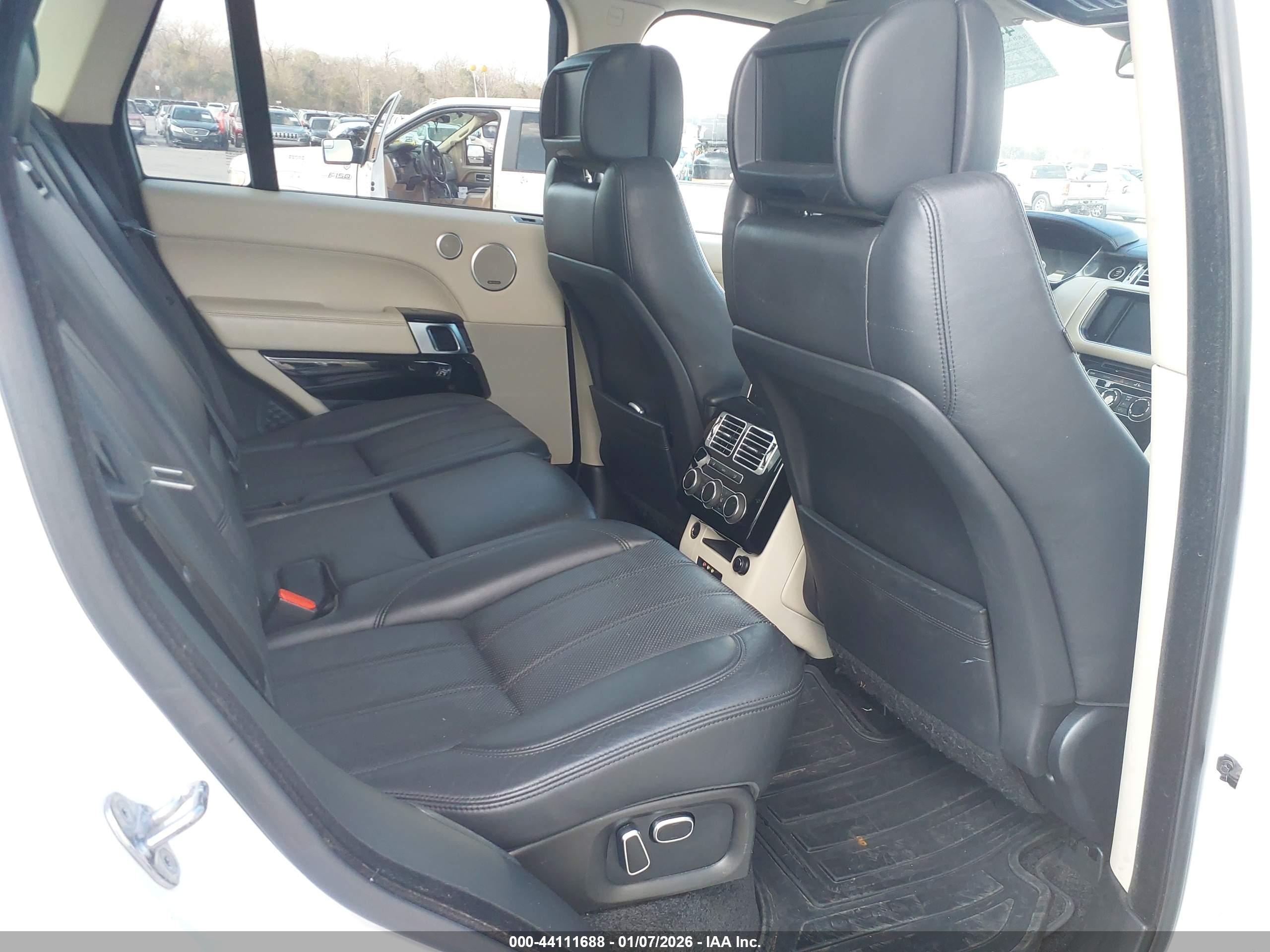 LAND ROVER image 8