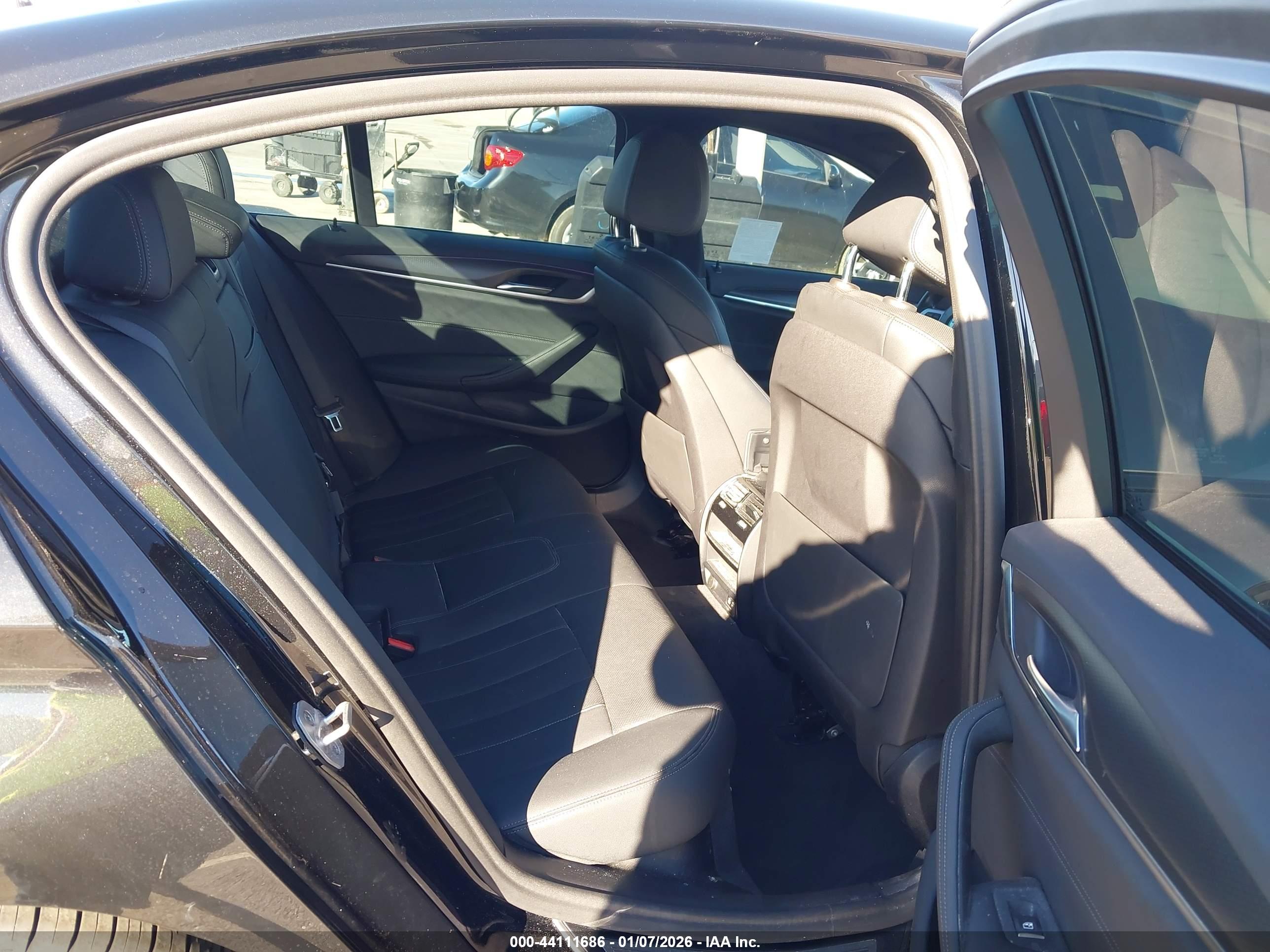 BMW 530E image 8