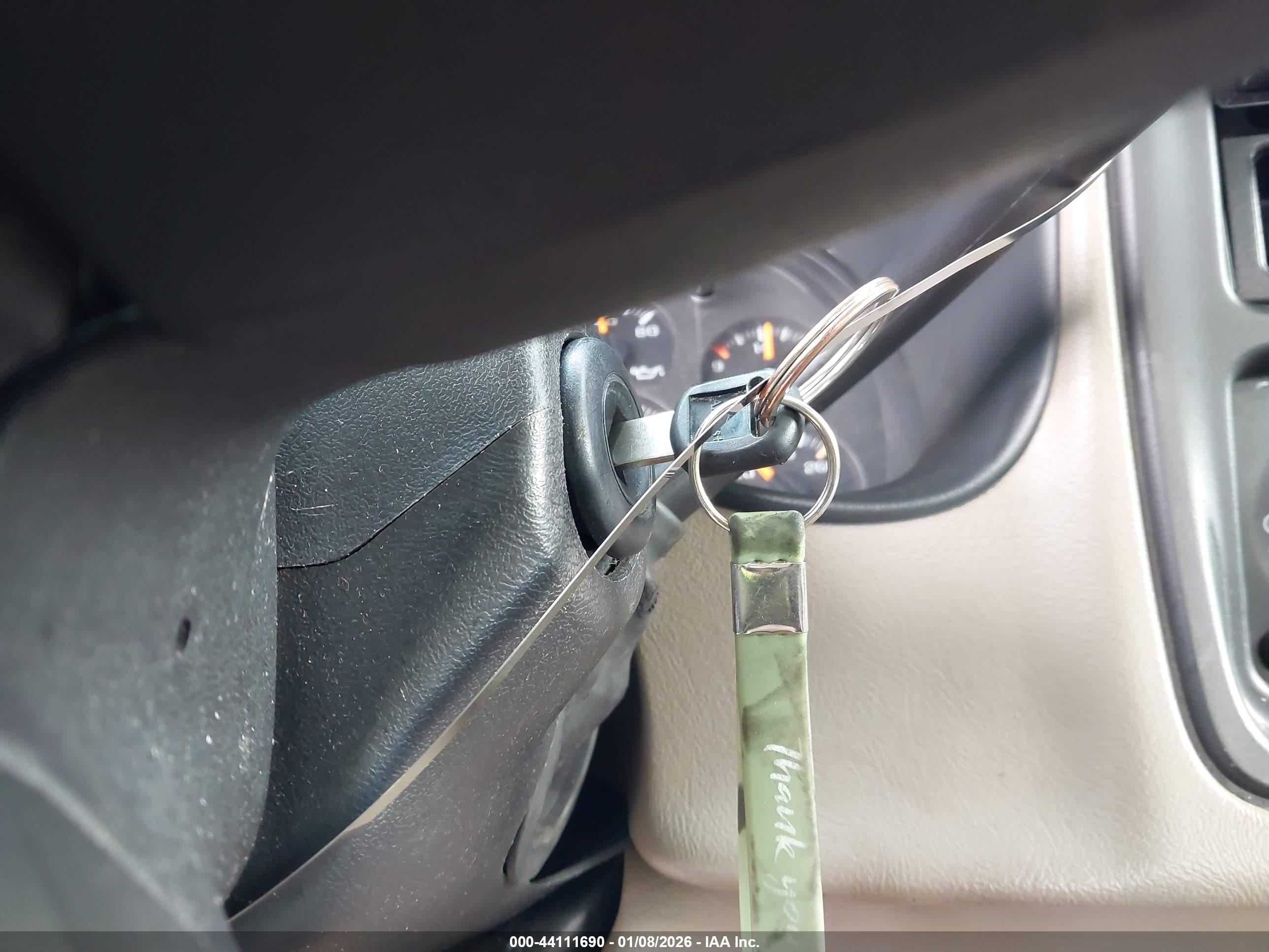 CHEVROLET SILVERADO image 11