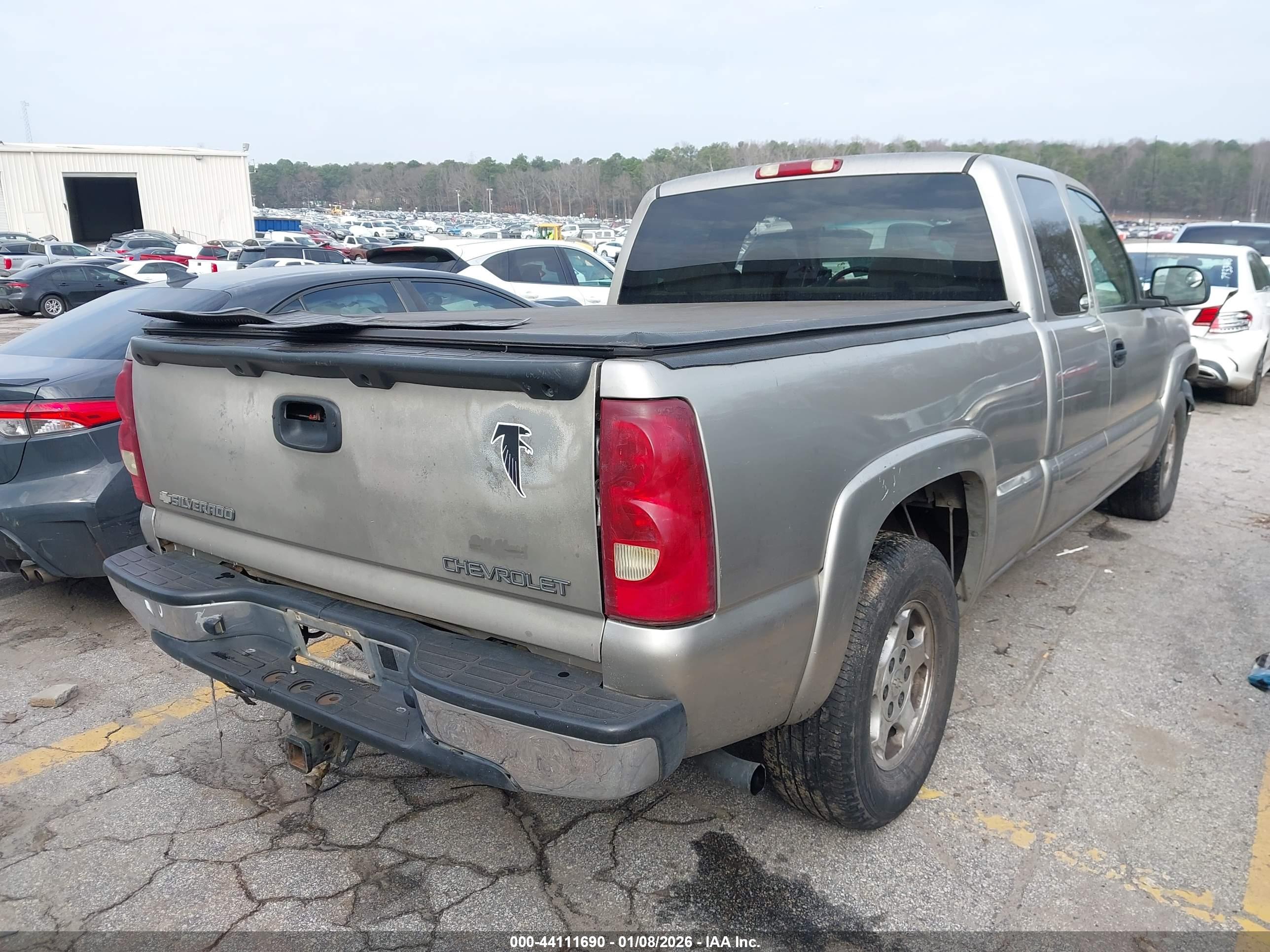 CHEVROLET SILVERADO image 4
