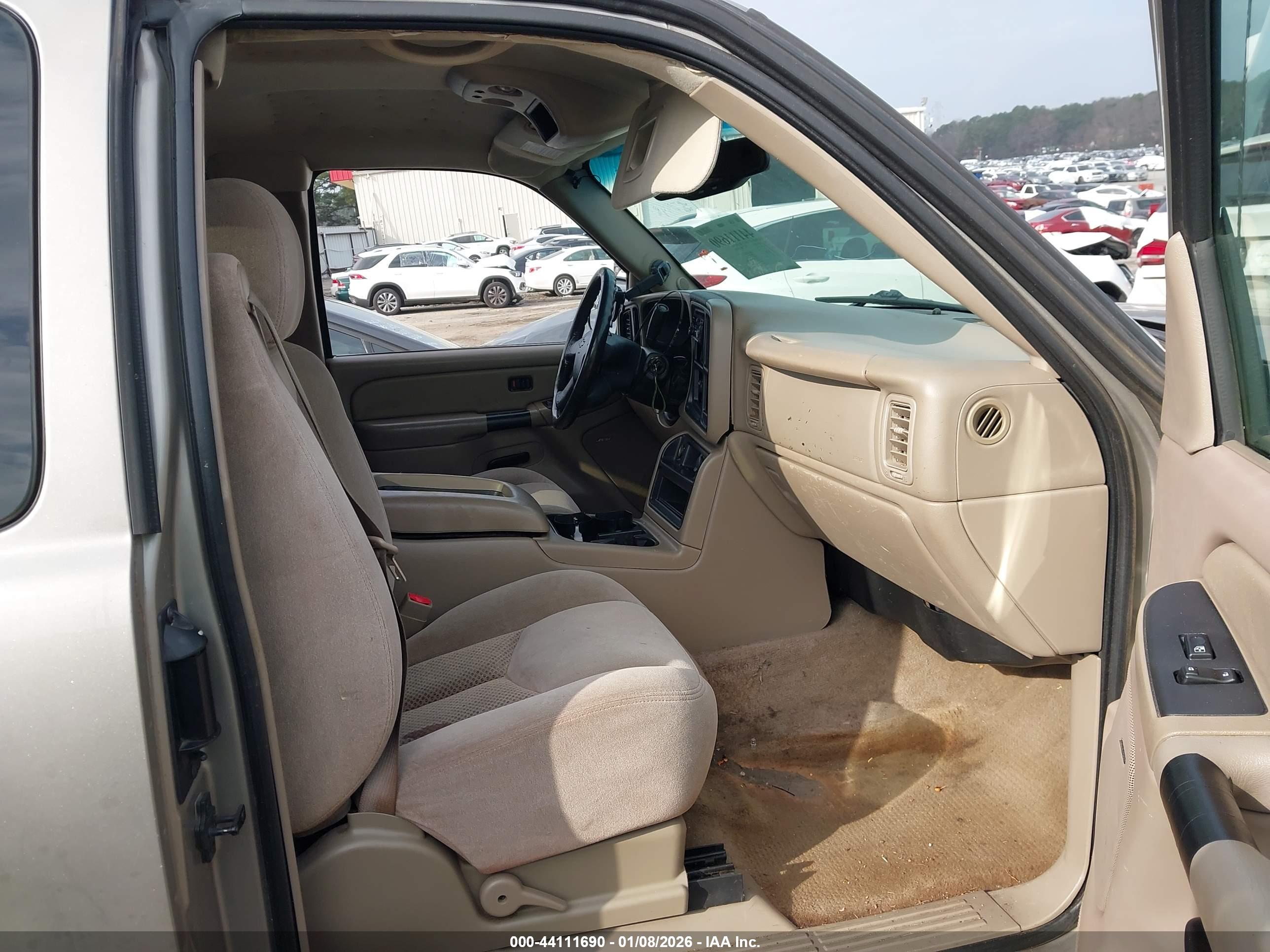 CHEVROLET SILVERADO image 5