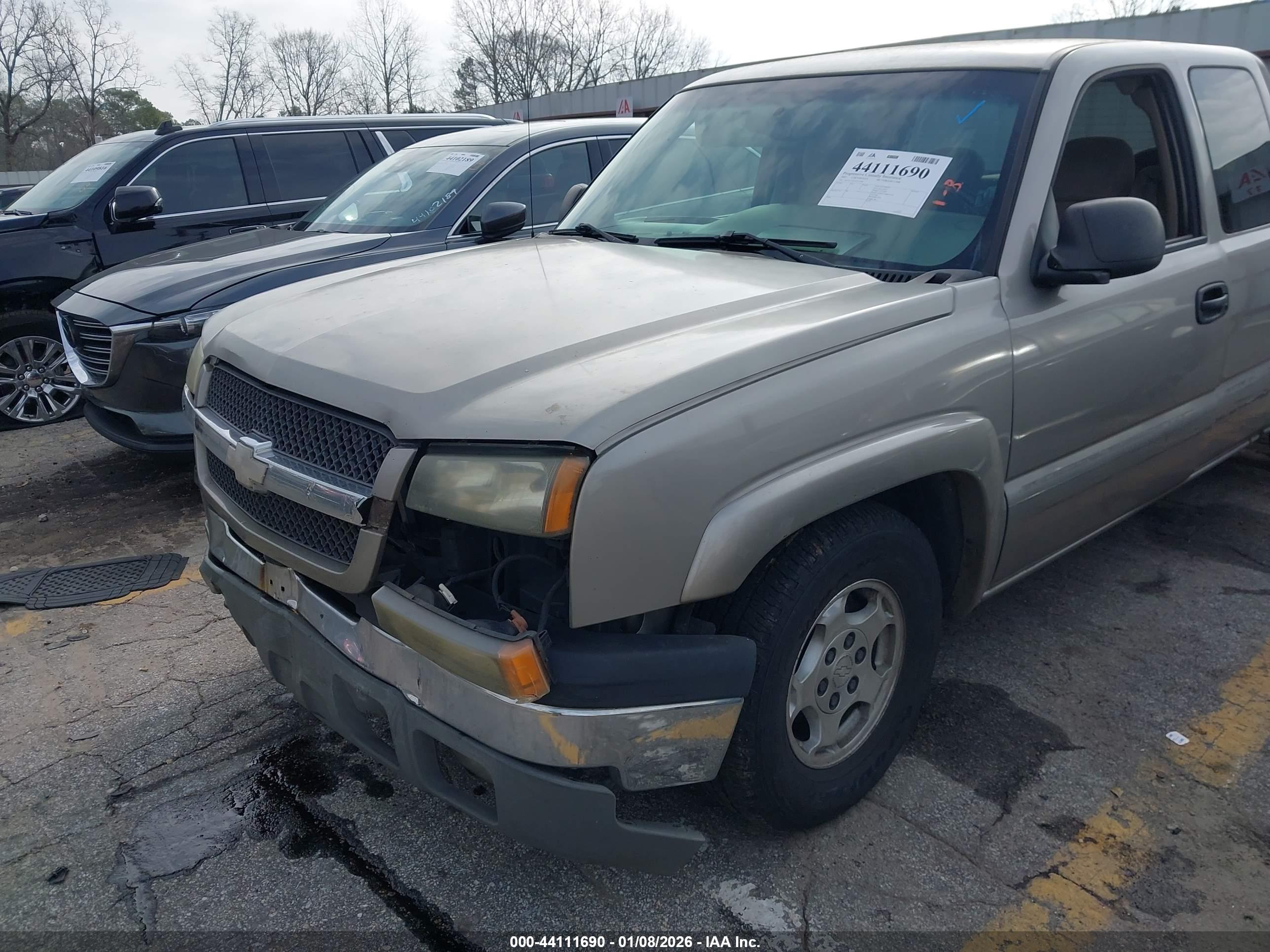 CHEVROLET SILVERADO image 6