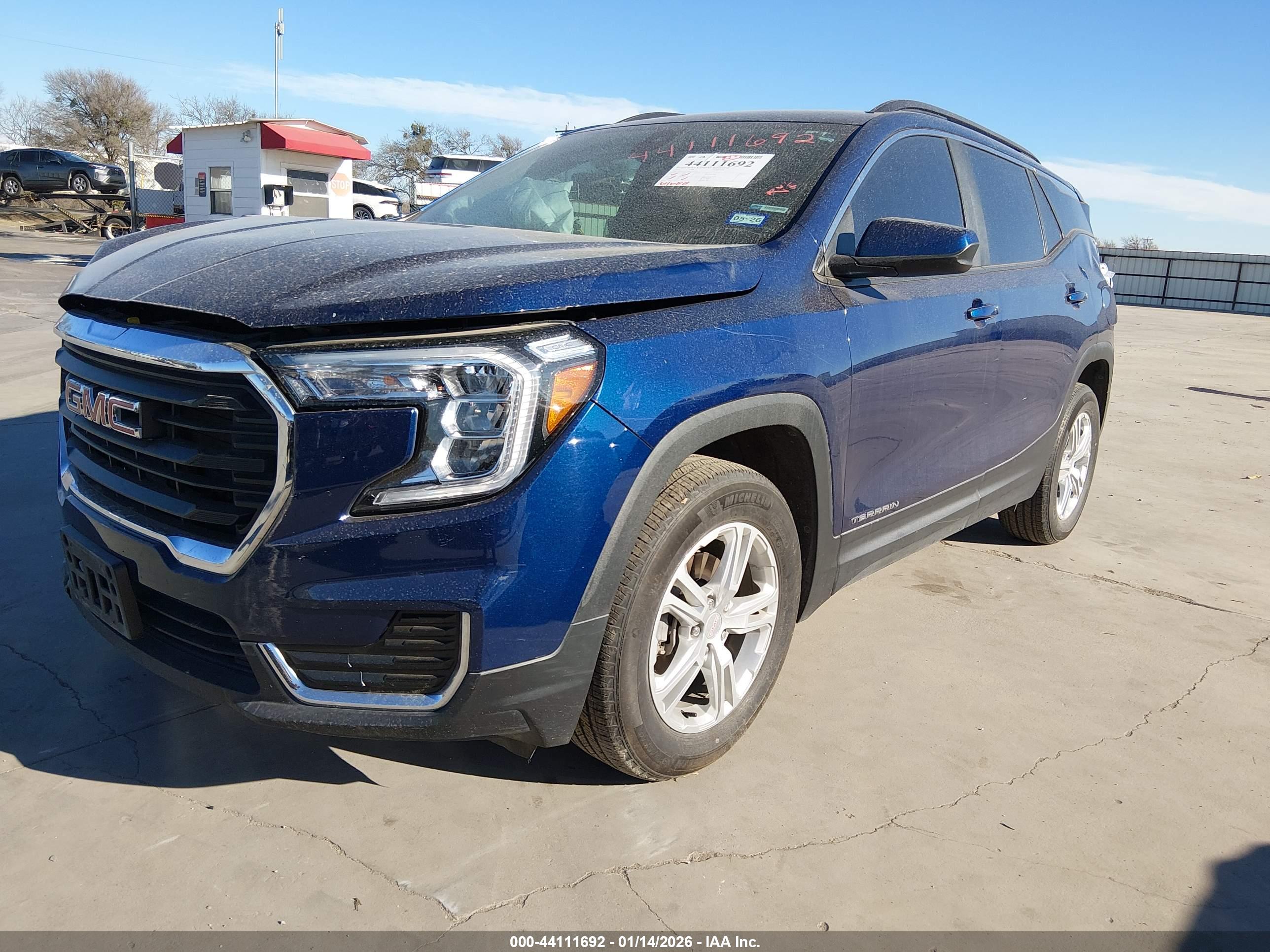GMC TERRAIN image 2