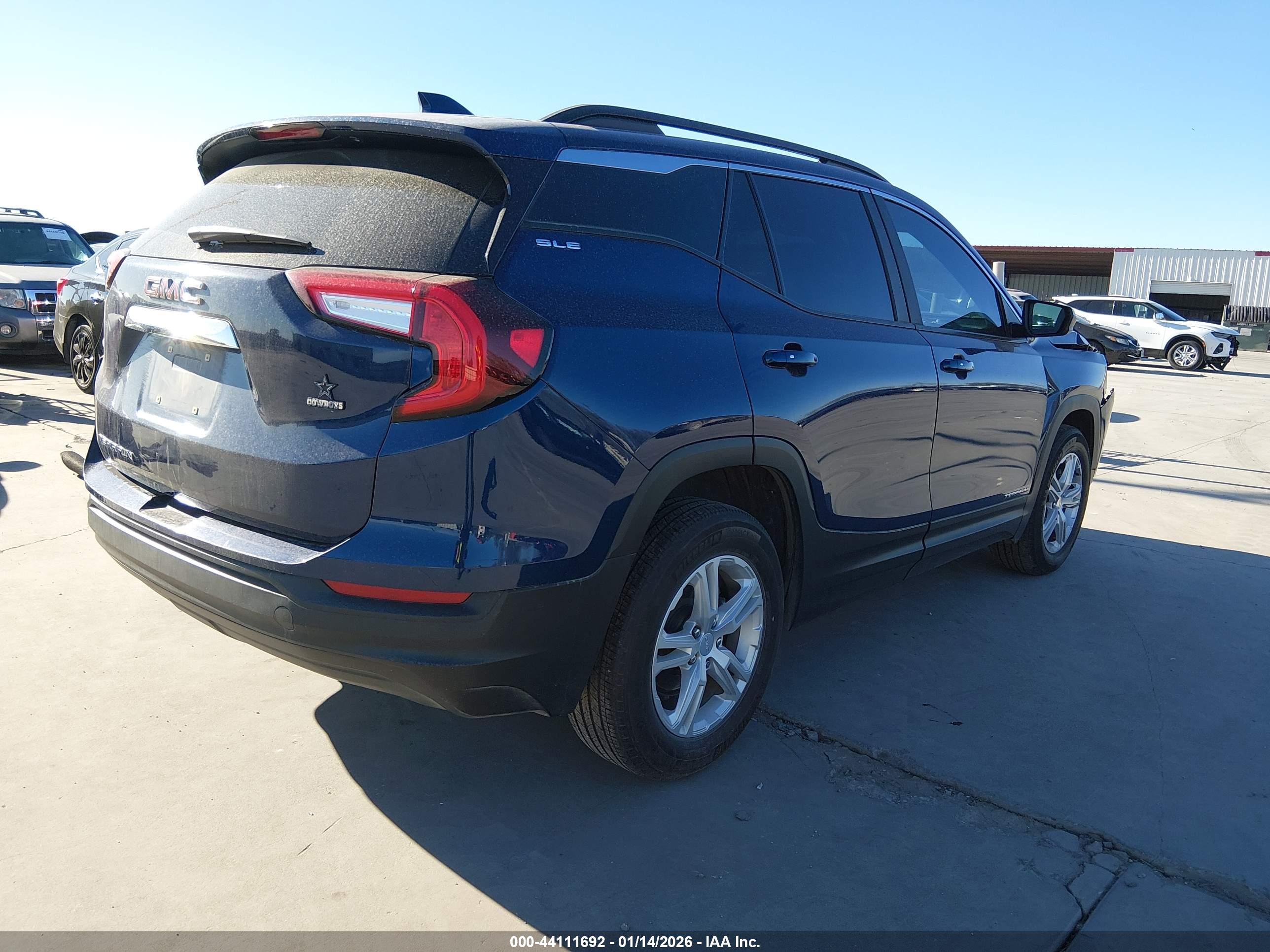GMC TERRAIN image 4