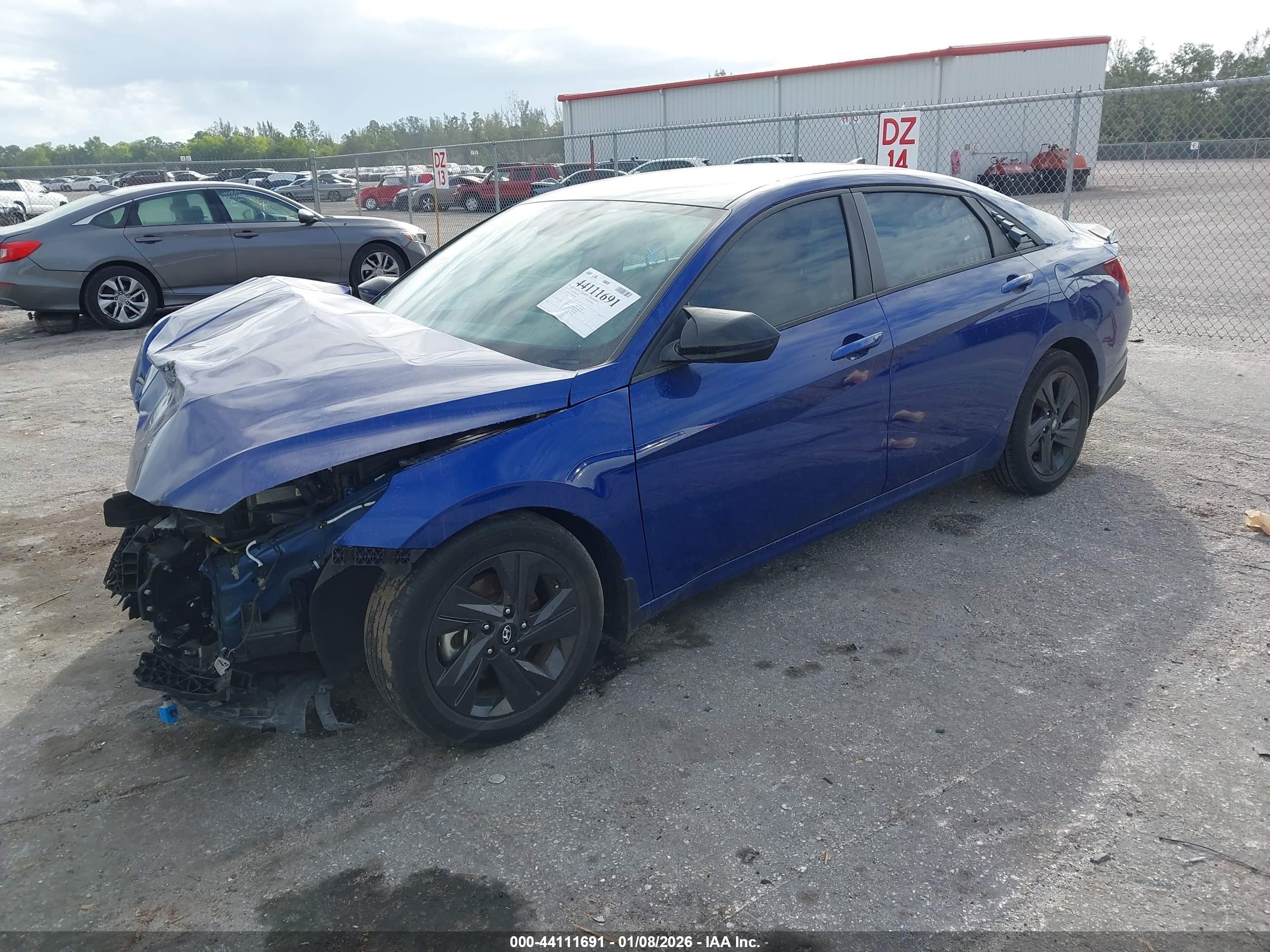 HYUNDAI ELANTRA image 2