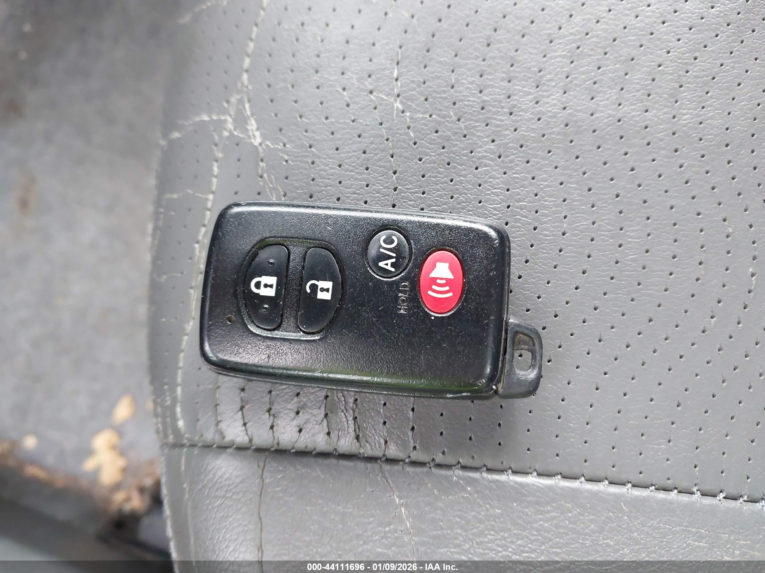 TOYOTA PRIUS image 11